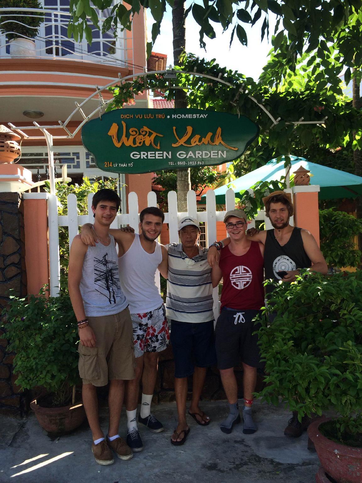 Ngoại cảnh khách sạn