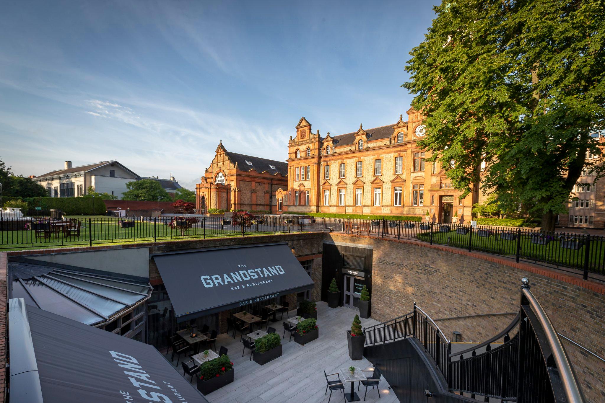 Ngoại cảnh khách sạn