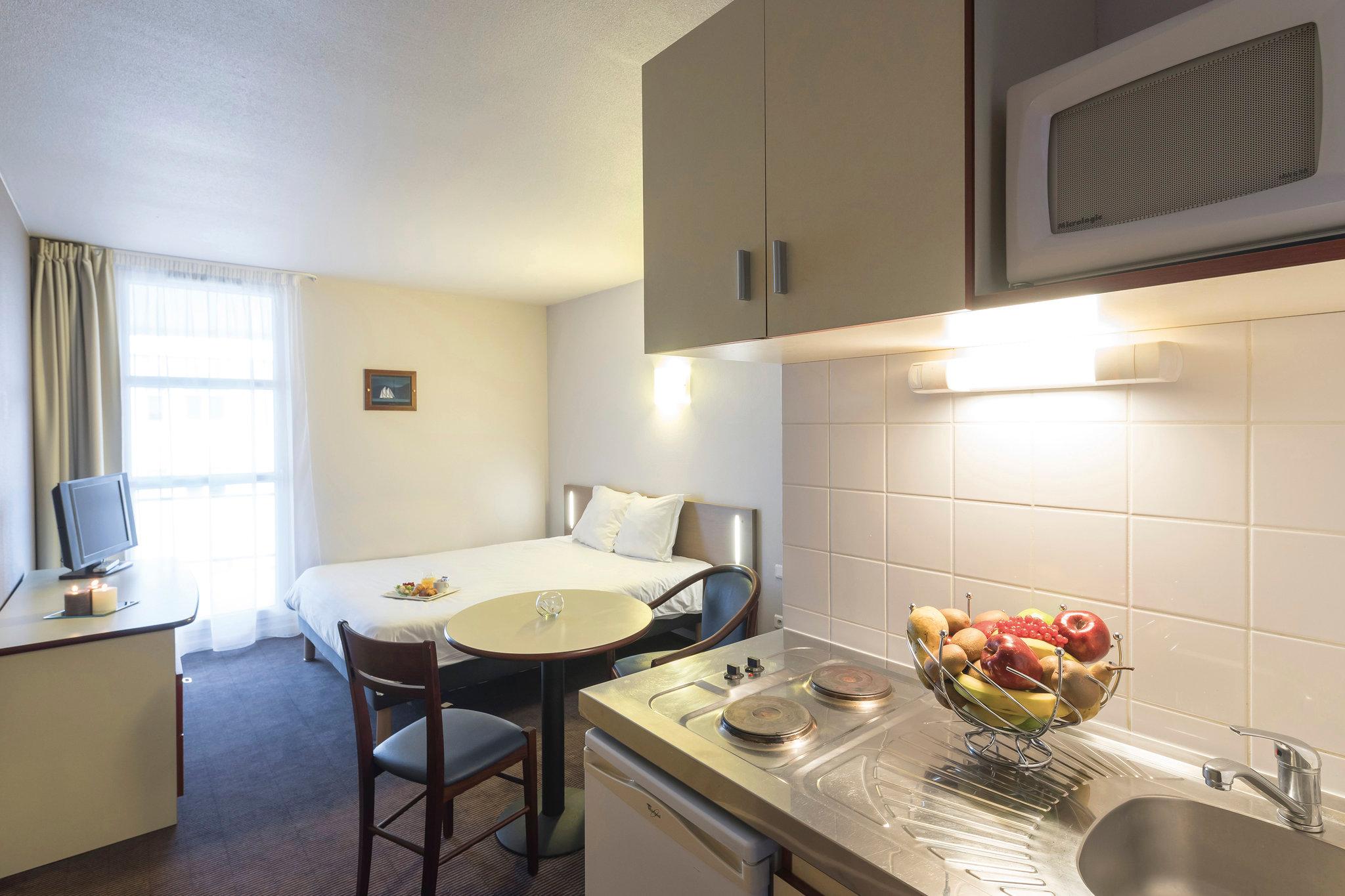 Tiện nghi (Phòng khách)