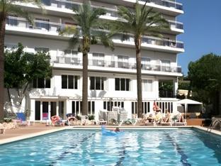 Ngoại cảnh khách sạn