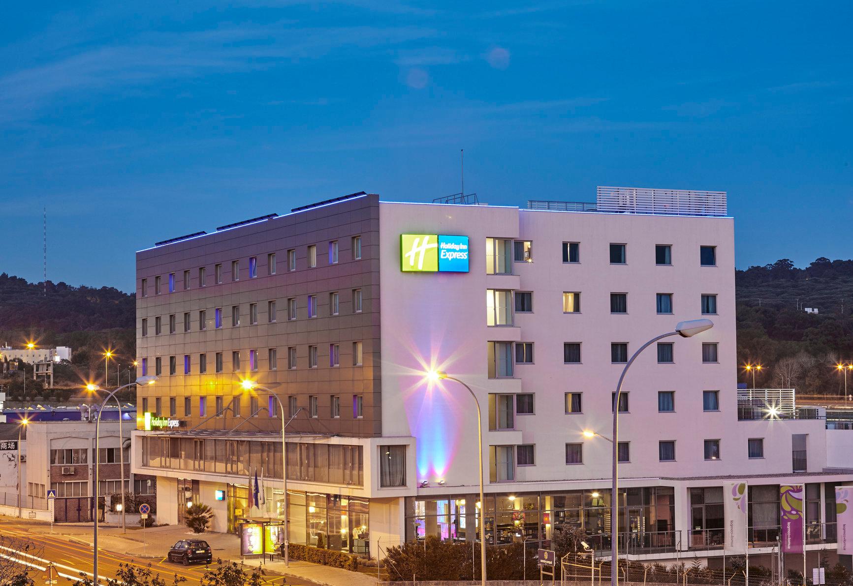 Ngoại cảnh khách sạn