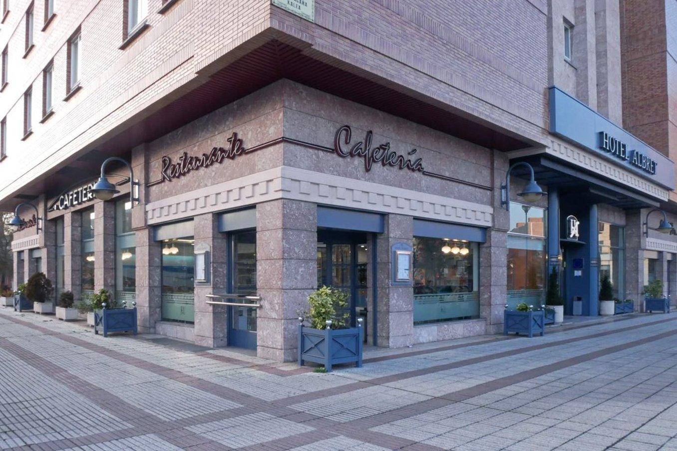 Ngoại cảnh khách sạn