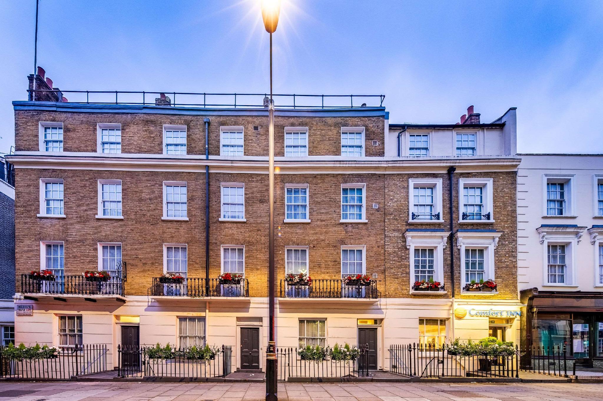 Ngoại cảnh khách sạn