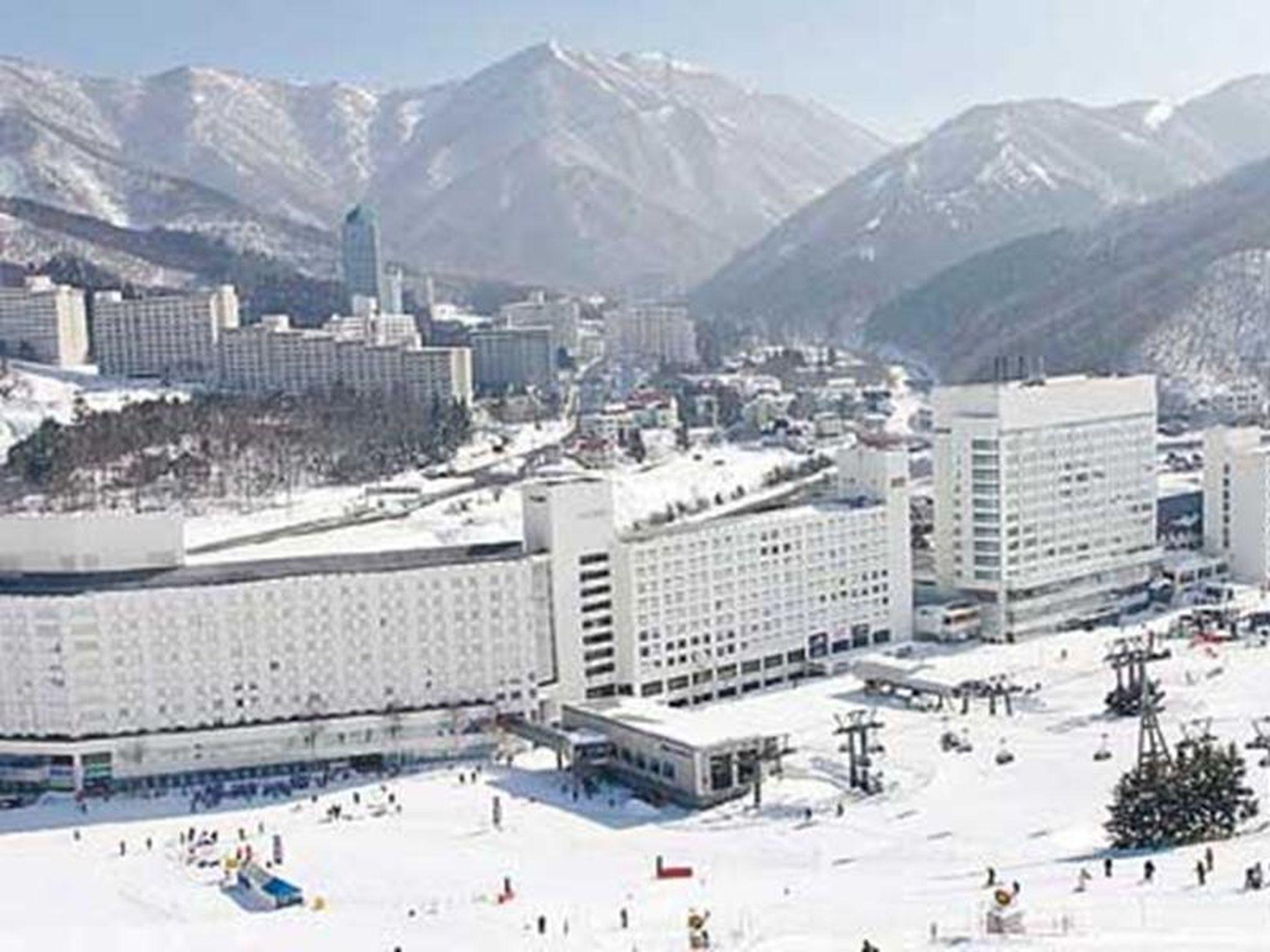 Khu vực xung quanh