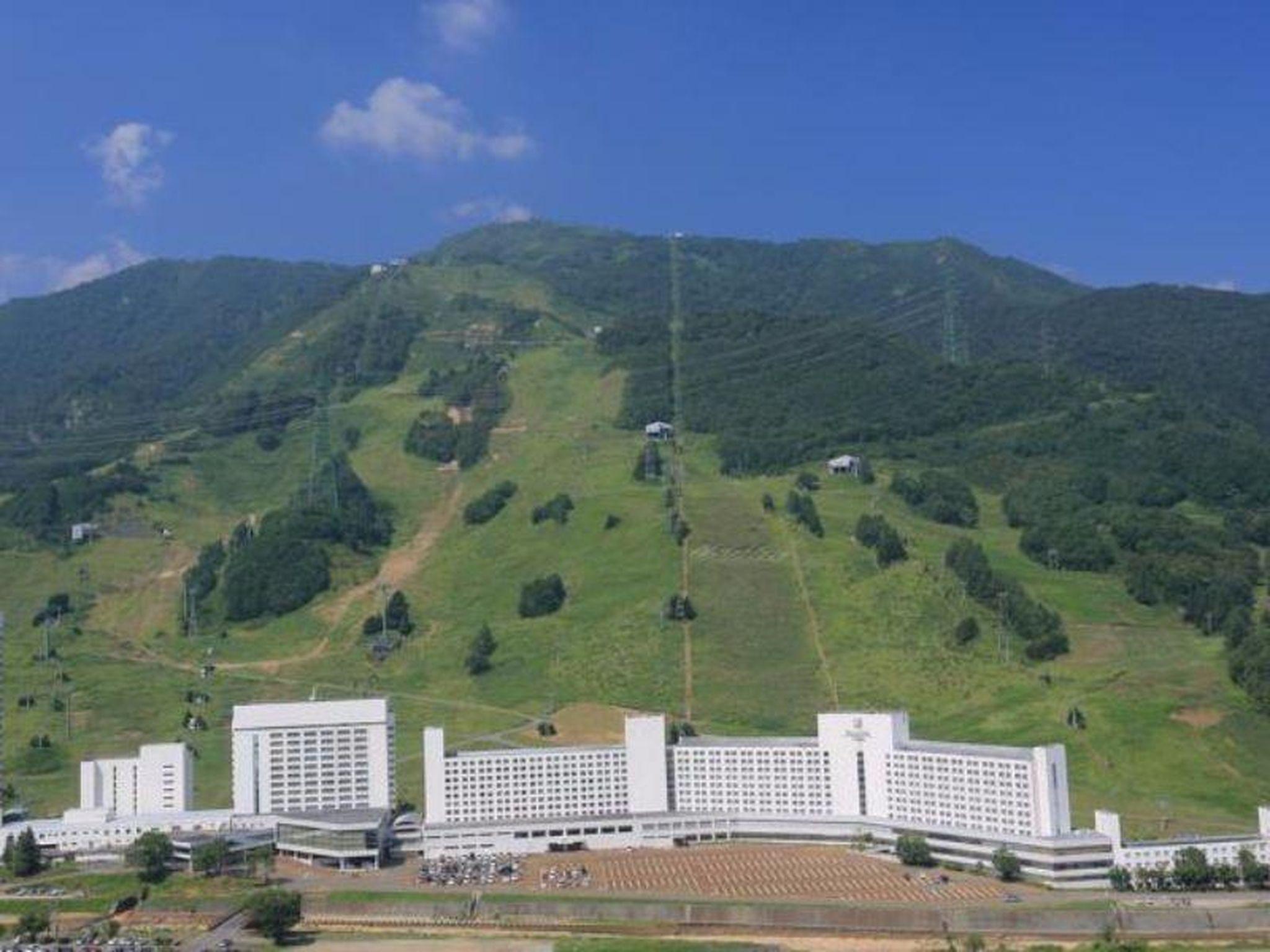 Khu vực xung quanh