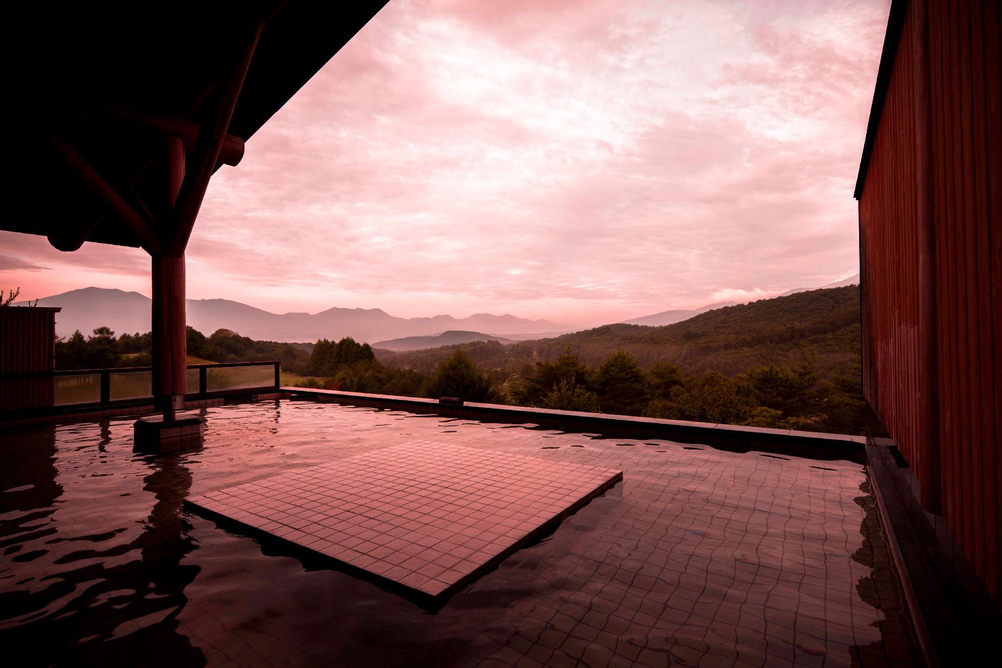 Tắm suối nước nóng