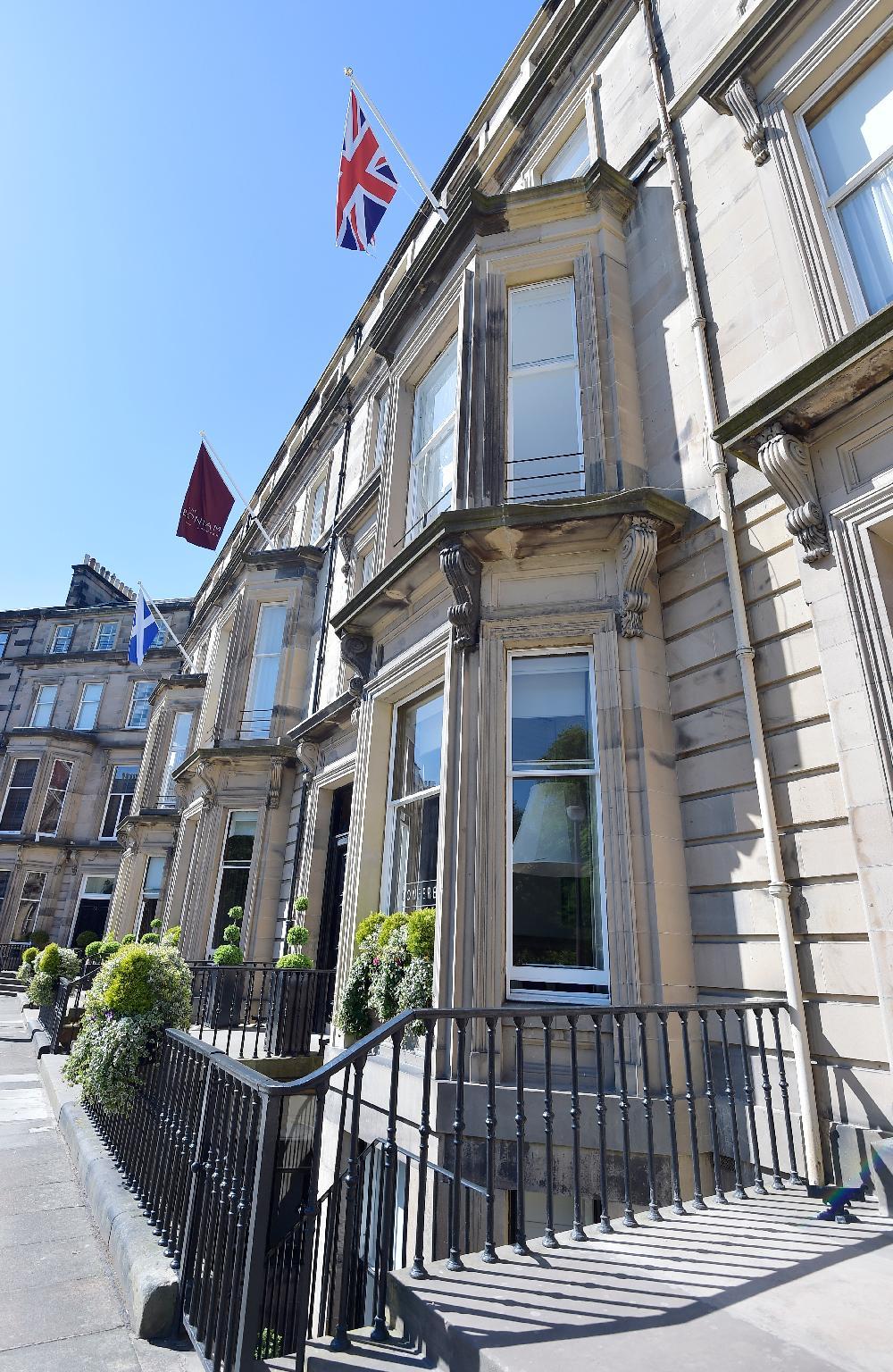 Ngoại cảnh khách sạn