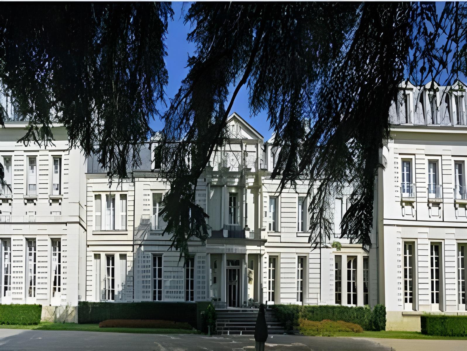 Ngoại cảnh khách sạn