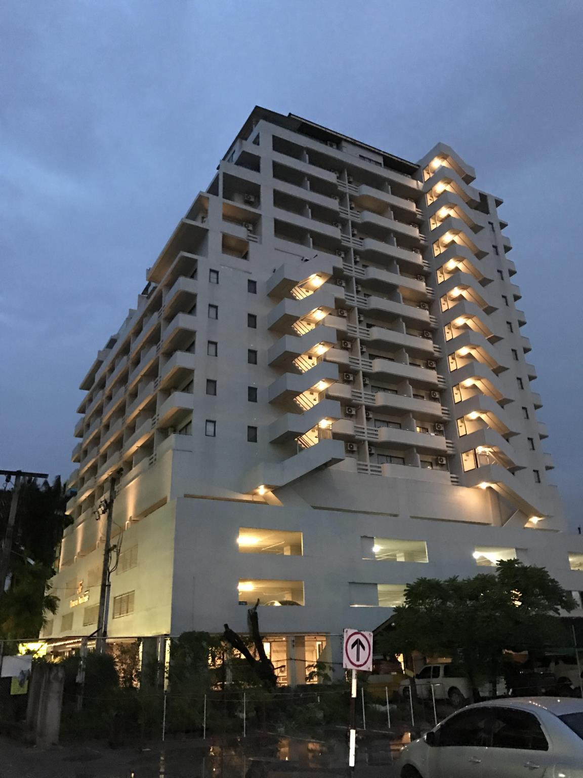 Ngoại cảnh khách sạn