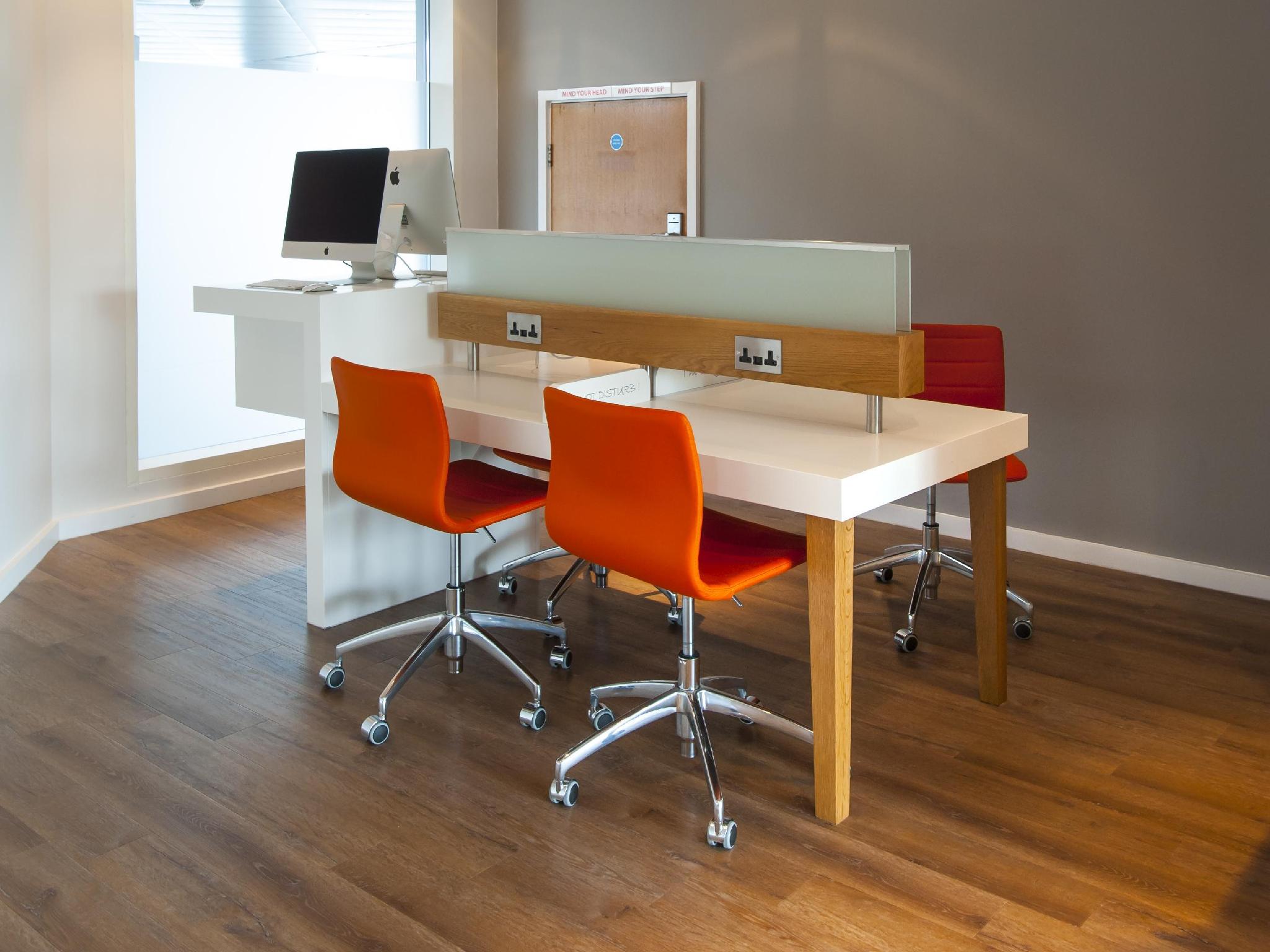 Trung tâm hội nghị