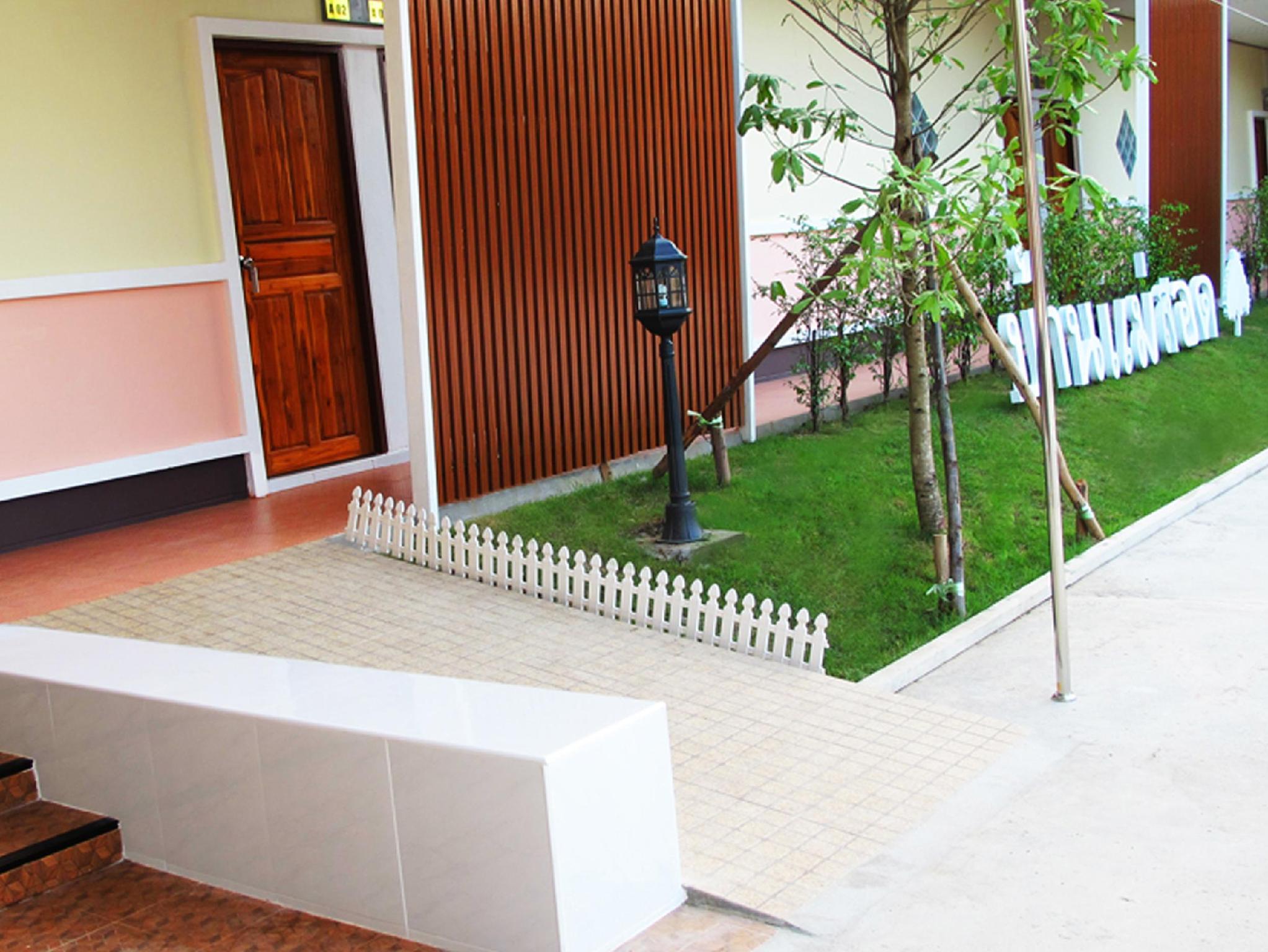 Khu vực xung quanh