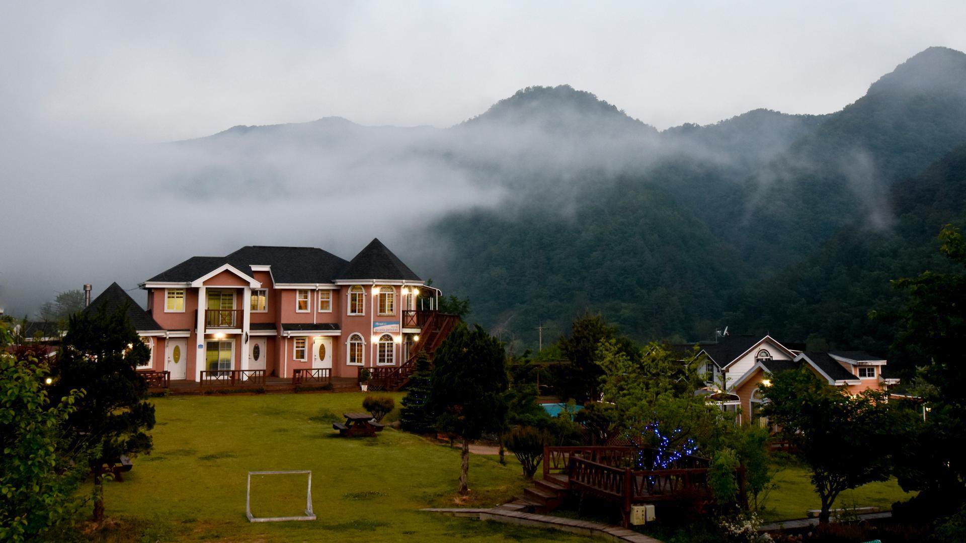 Ngoại cảnh khách sạn