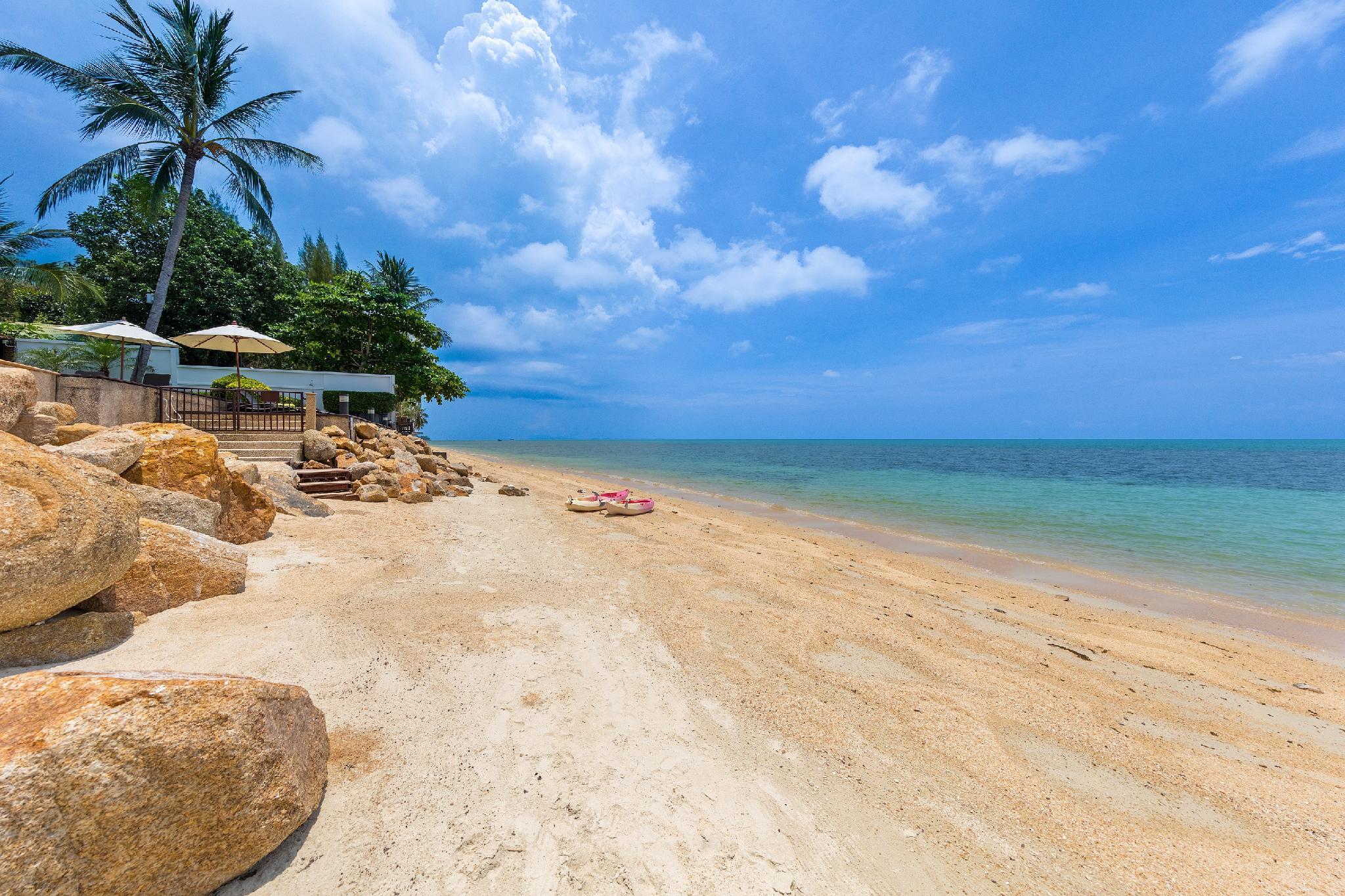 Khu vực xung quanh