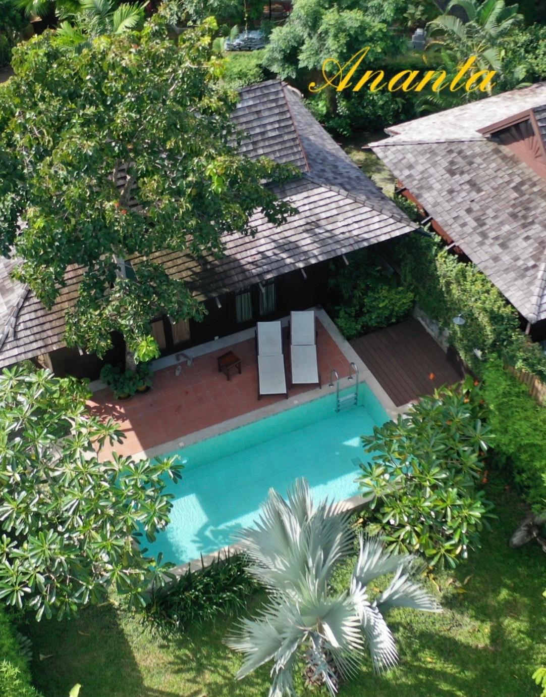 Khu vực xung quanh