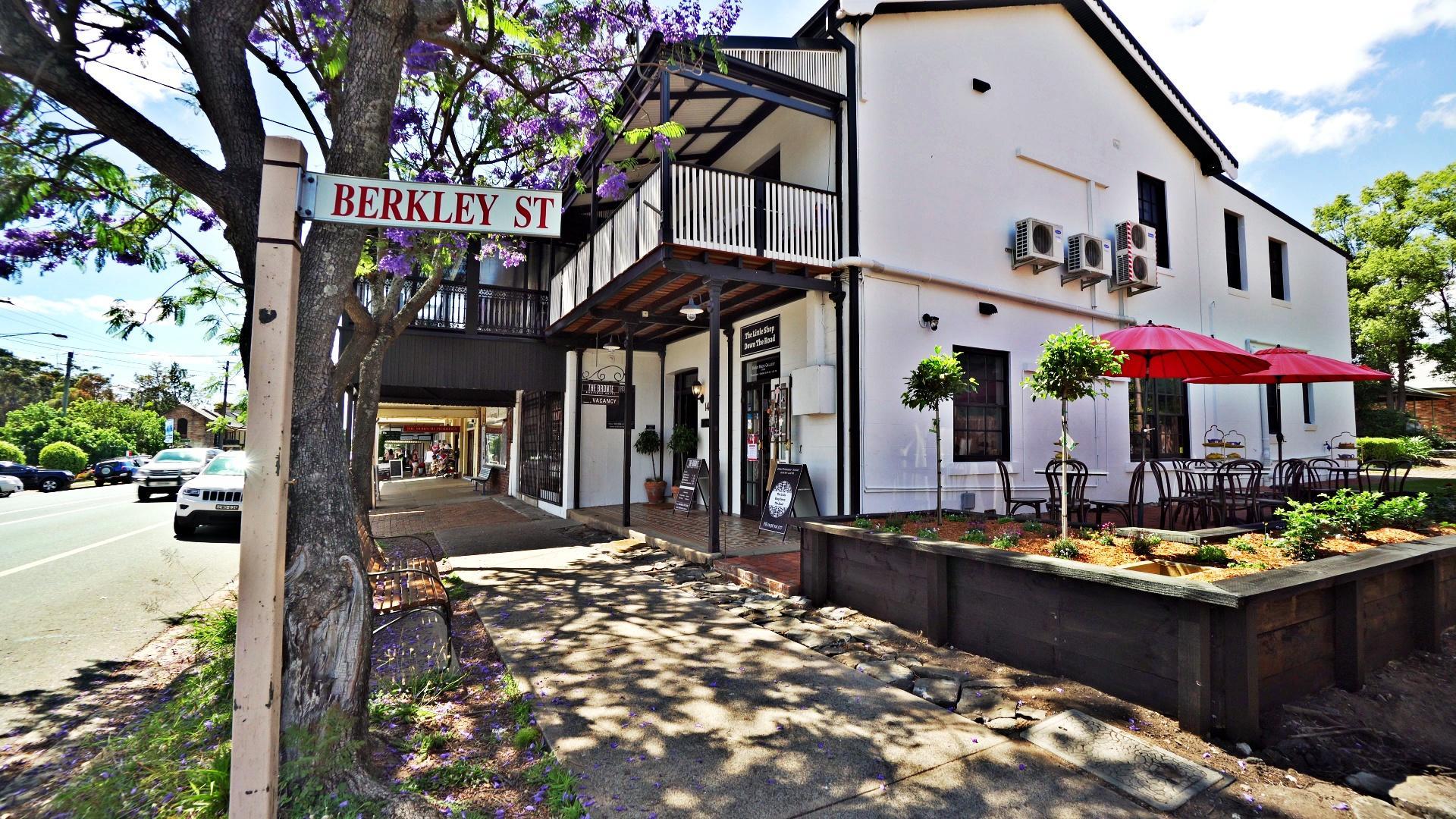 Ngoại cảnh khách sạn