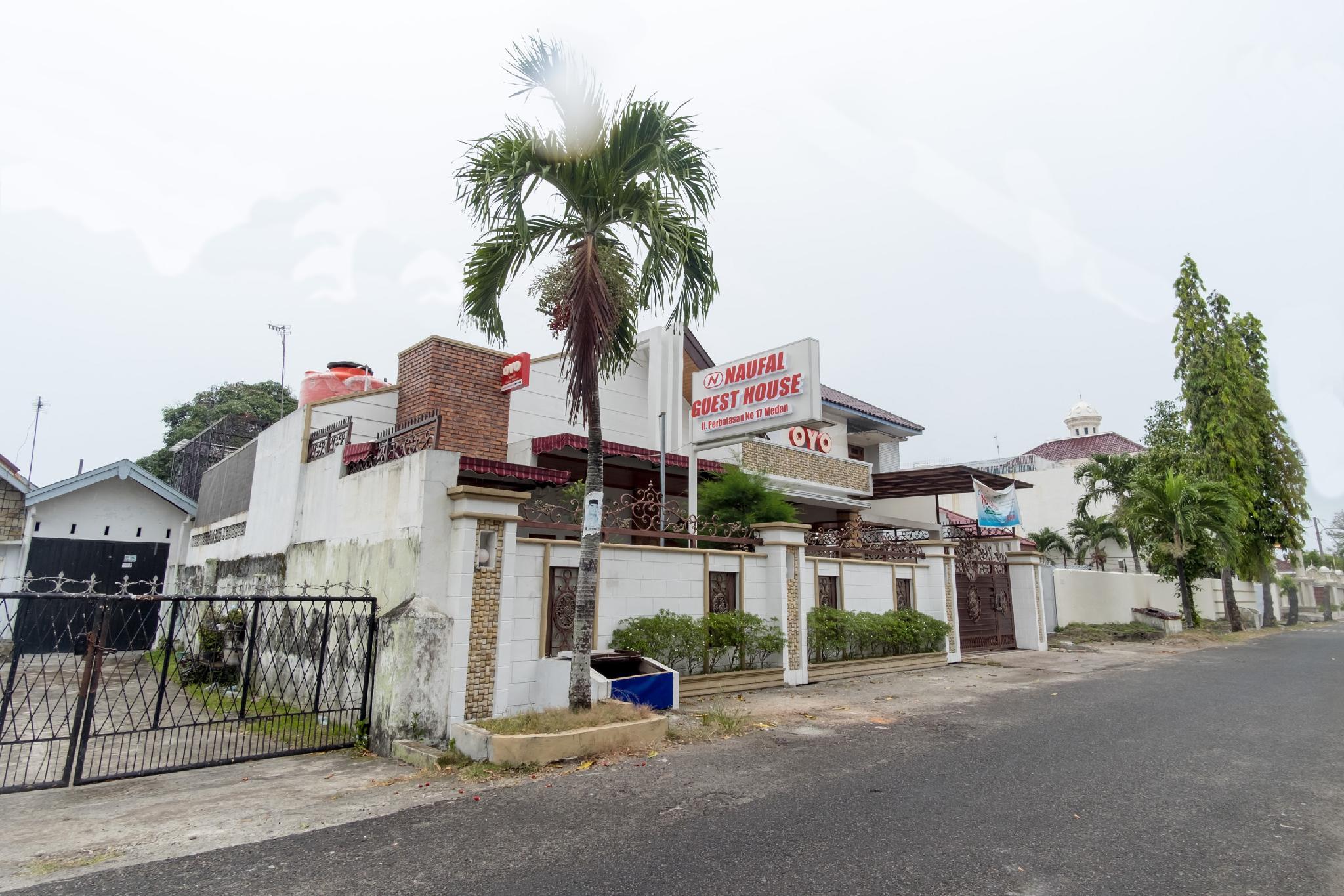 Ngoại cảnh khách sạn