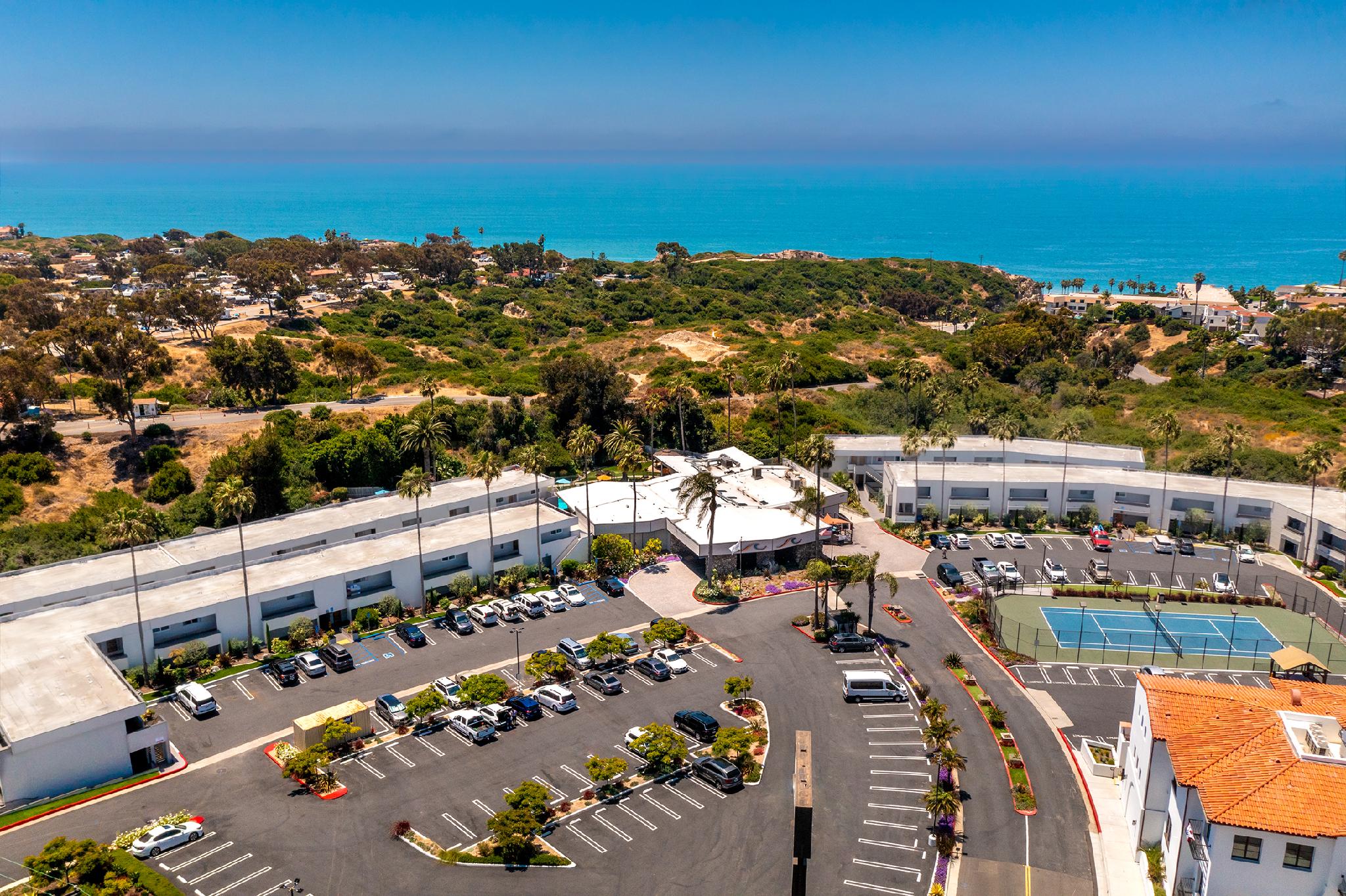 Khu vực xung quanh