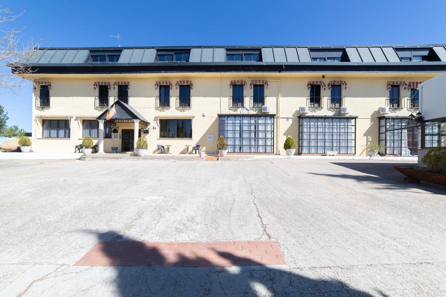 Ngoại cảnh khách sạn