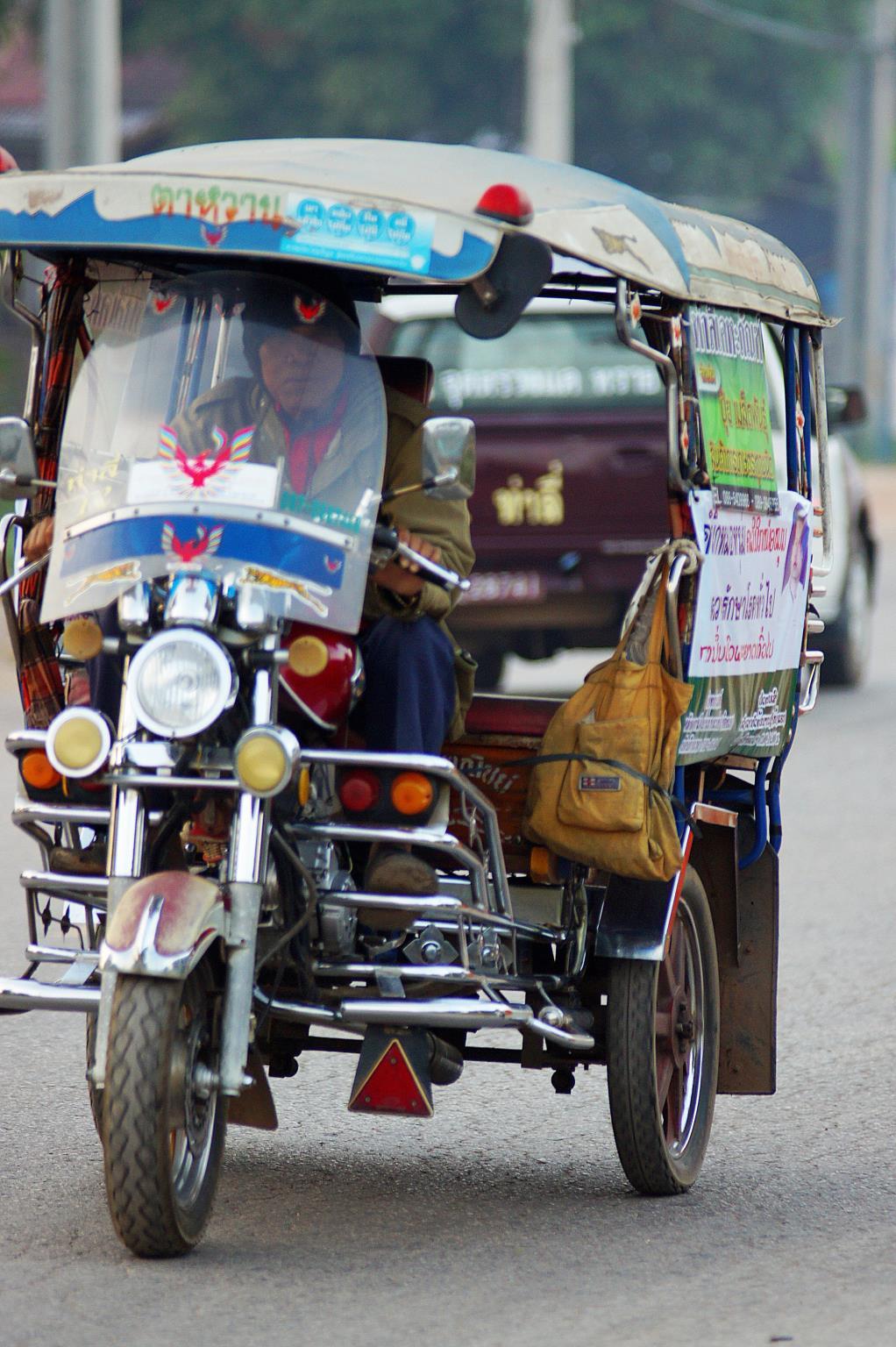Khu vực xung quanh