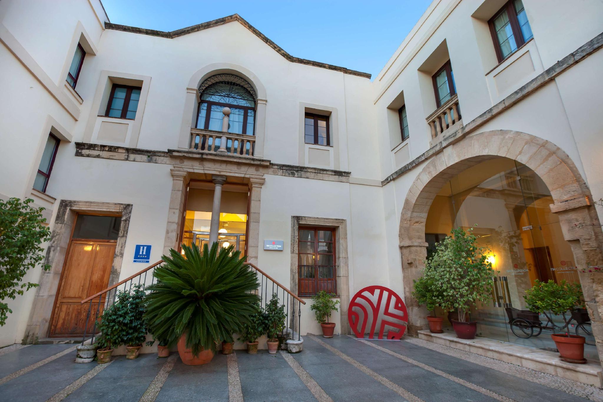 Ngoại cảnh khách sạn