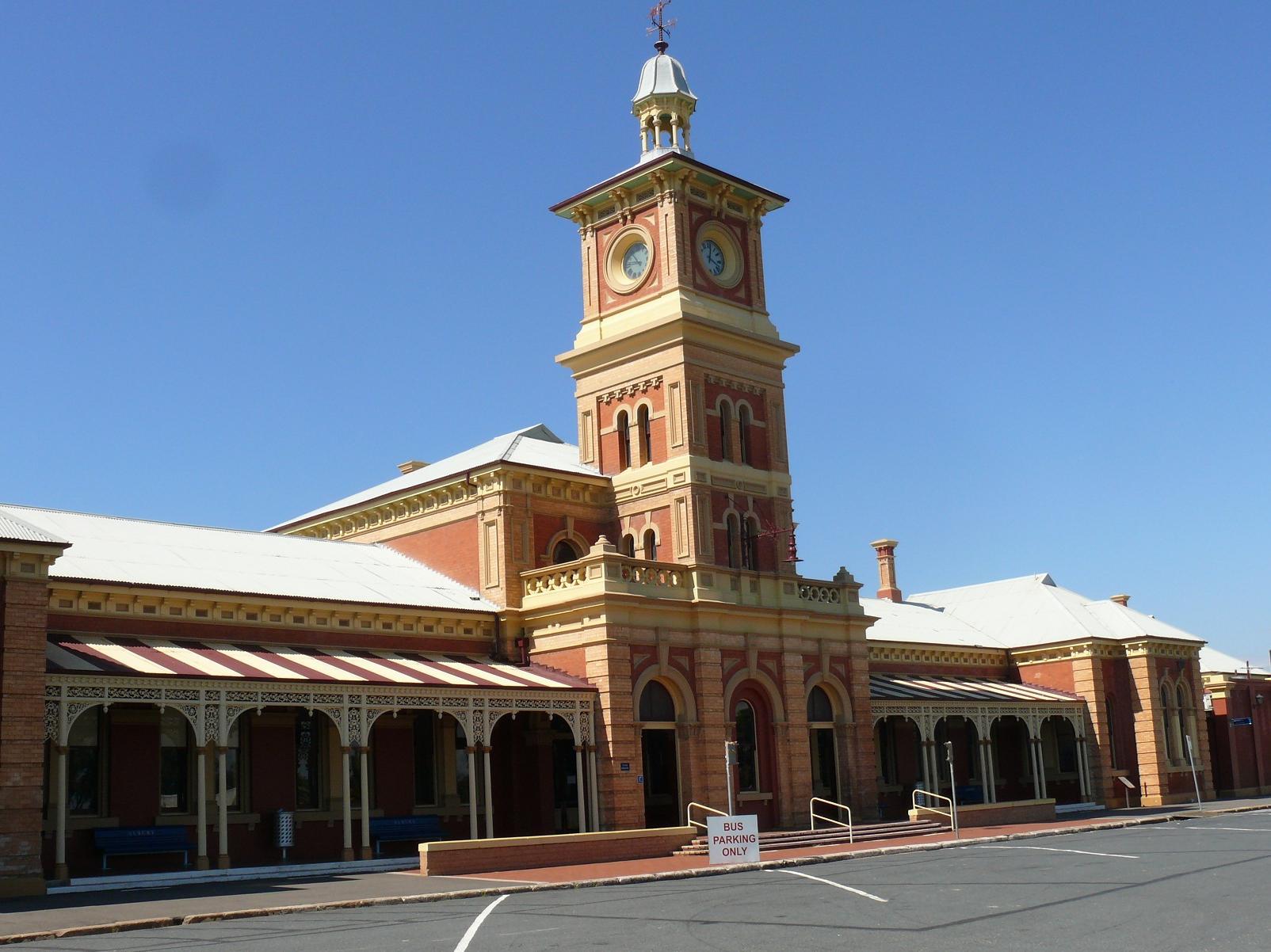 Khu vực xung quanh