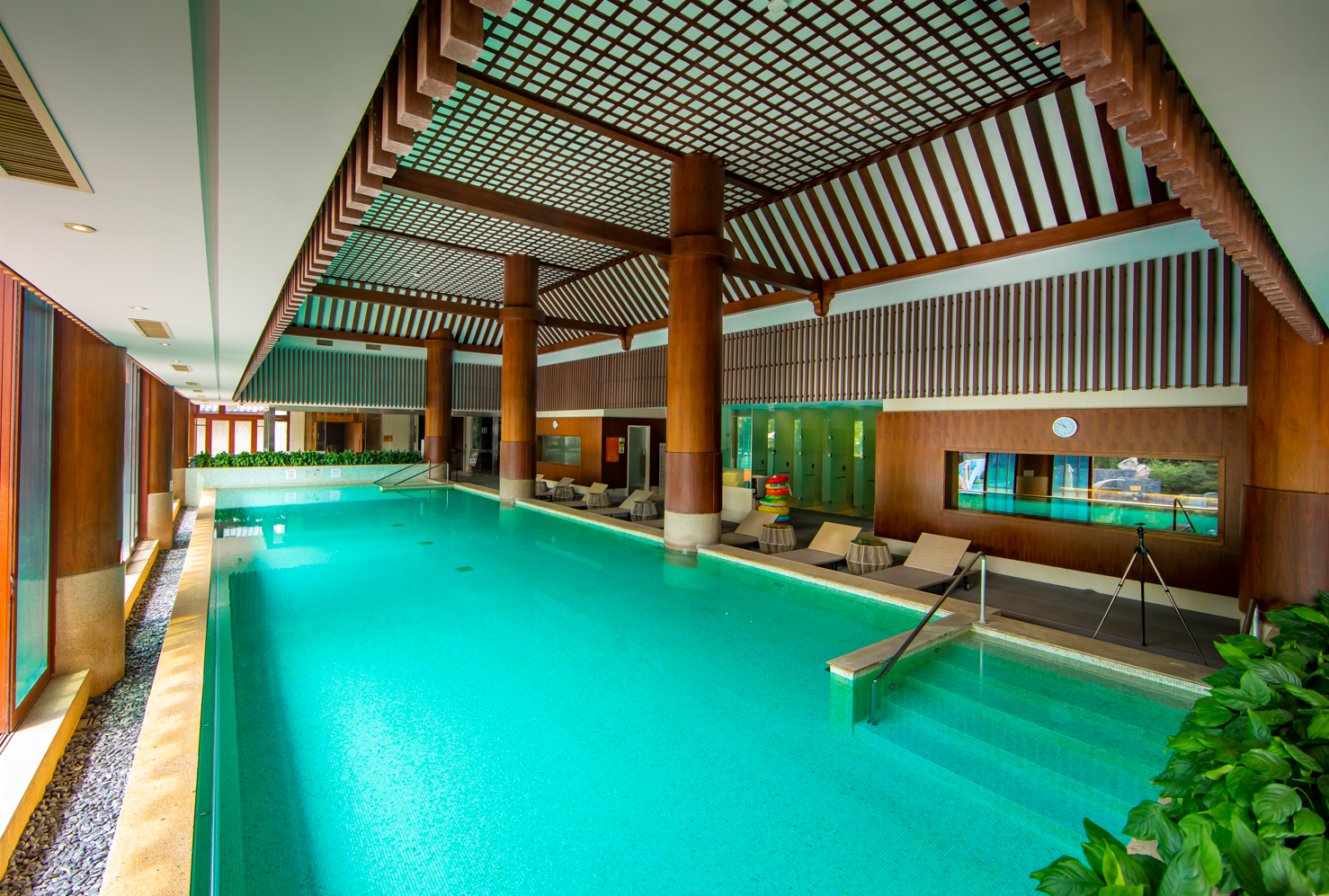 Tắm suối nước nóng