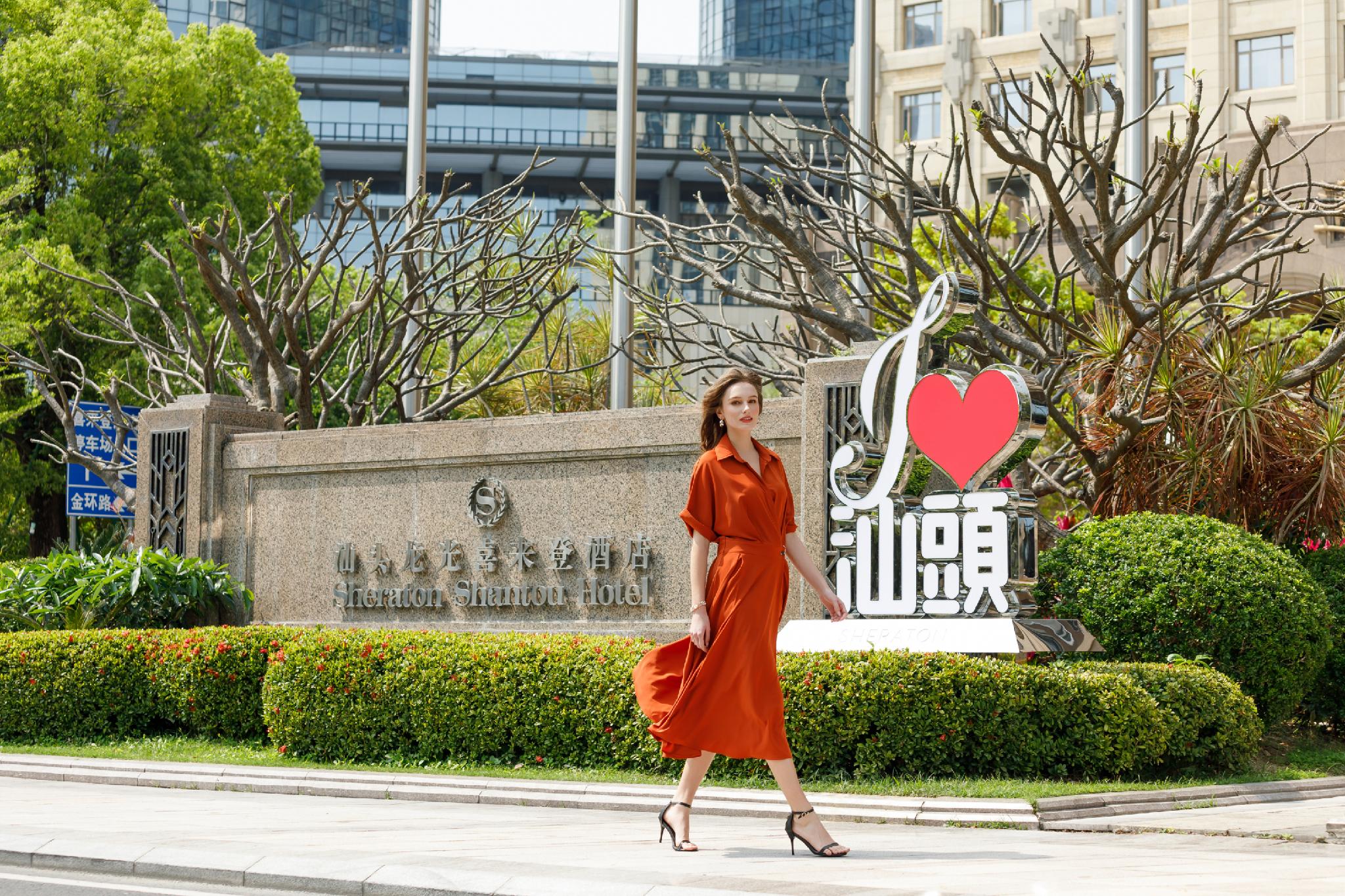 Ngoại cảnh khách sạn