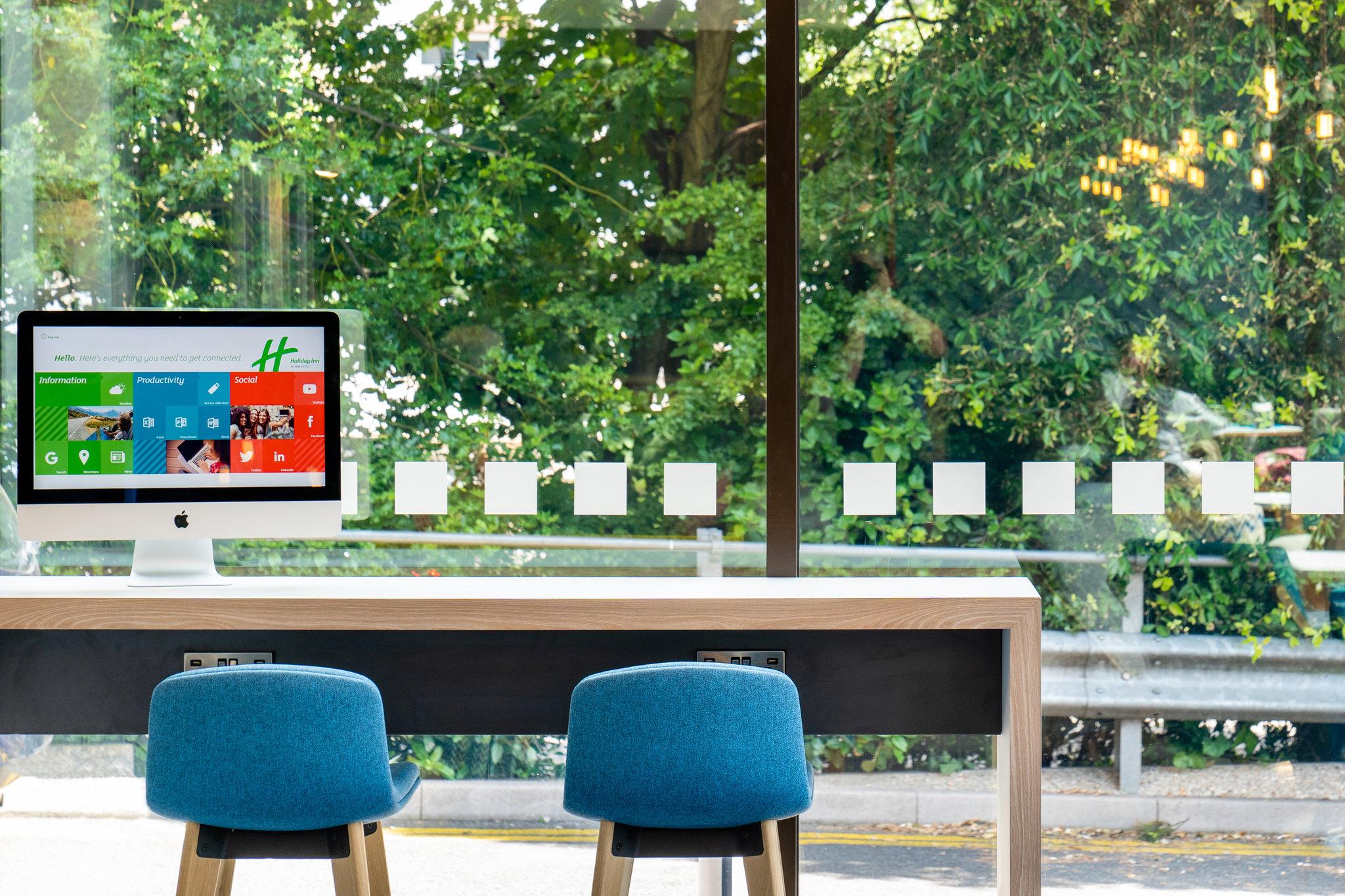 Trung tâm hội nghị