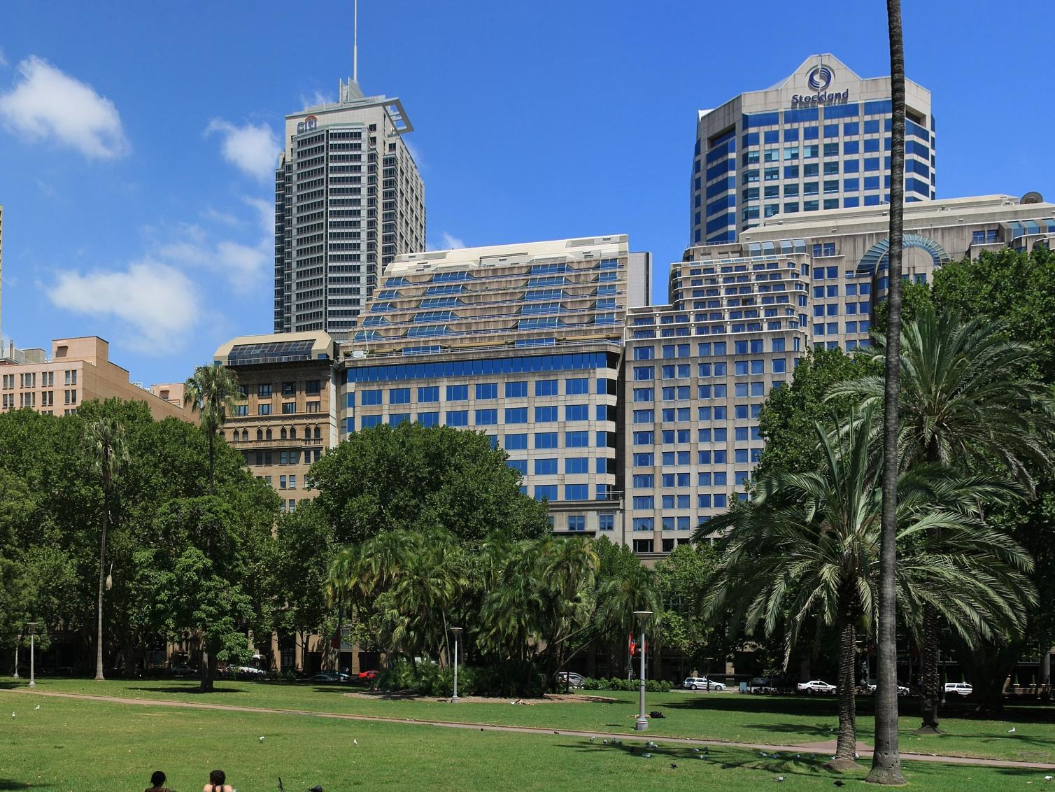 Khu vực xung quanh