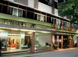 Ngoại cảnh khách sạn