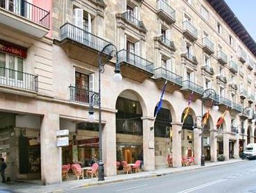 Ngoại cảnh khách sạn