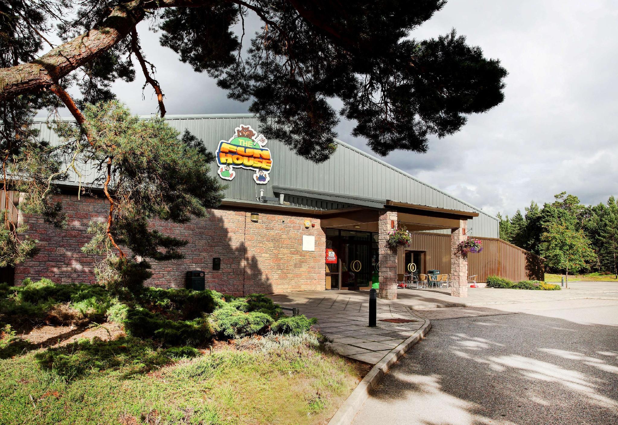 Khu vực xung quanh