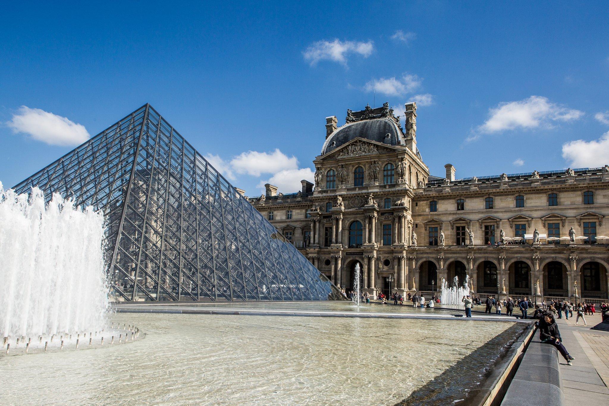 Khu vực xung quanh