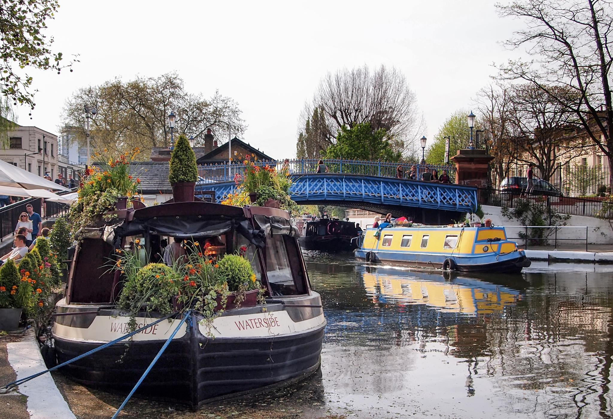 Nơi tham quan gần đây