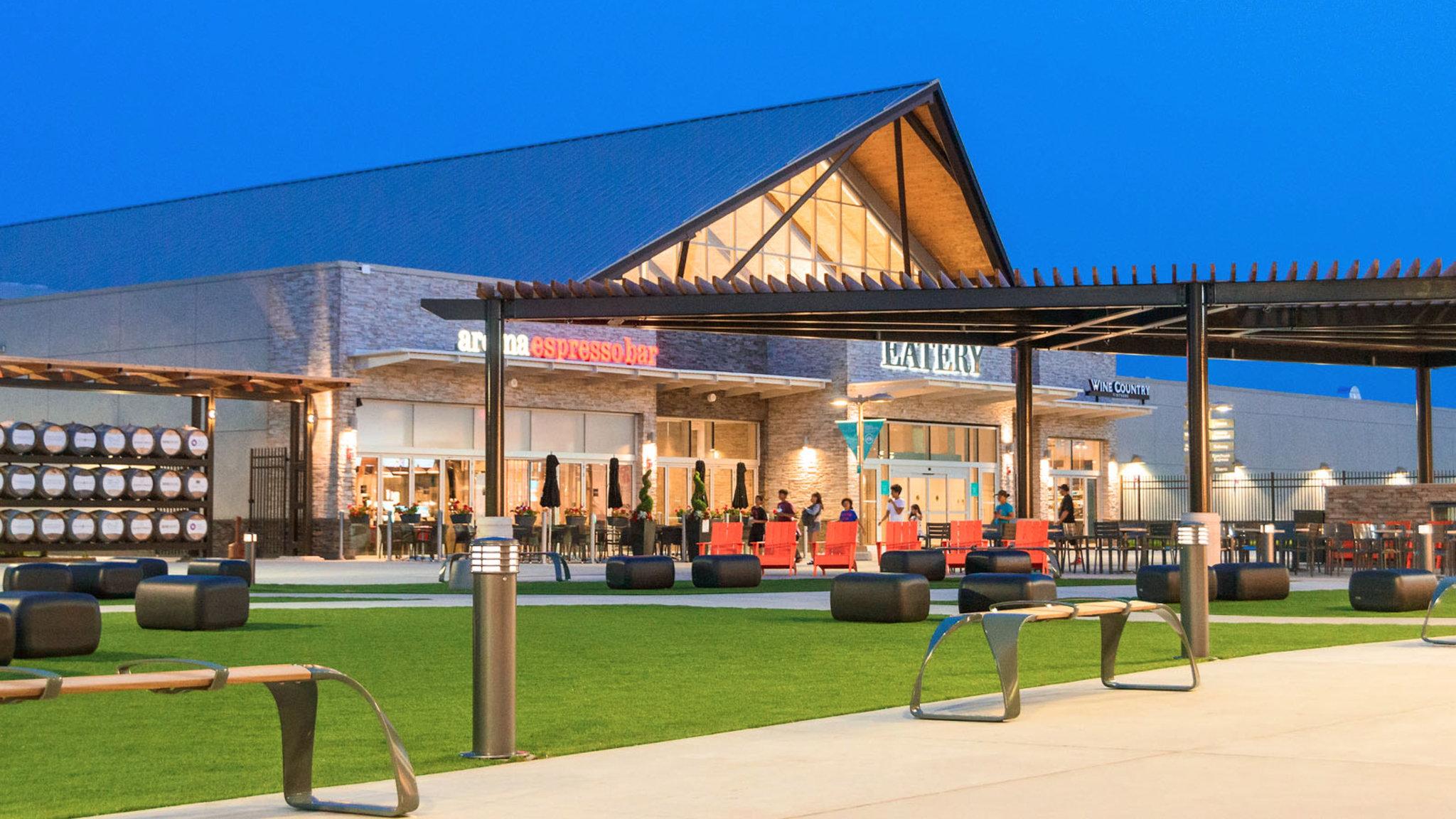 Nơi tham quan gần đây