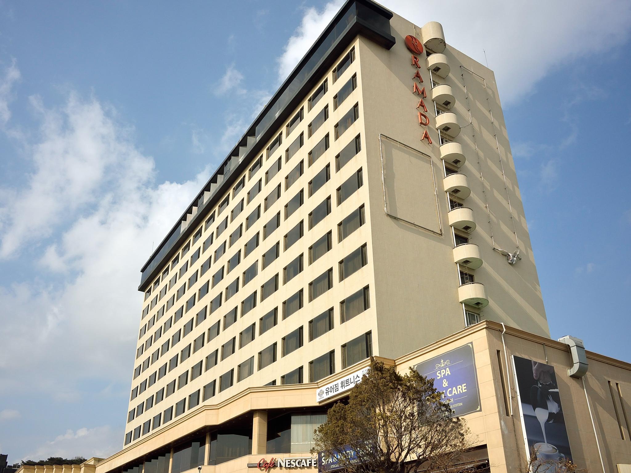 Ngoại cảnh khách sạn