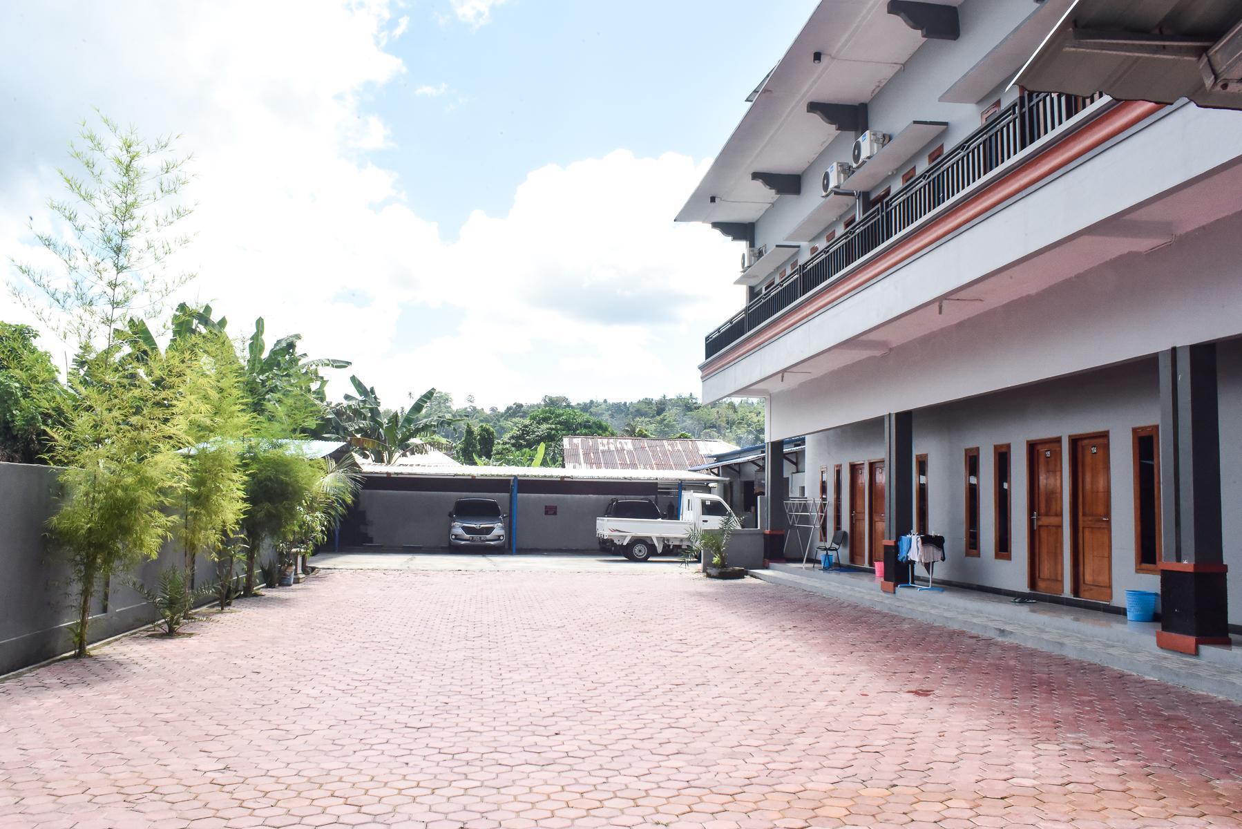 Ngoại cảnh khách sạn