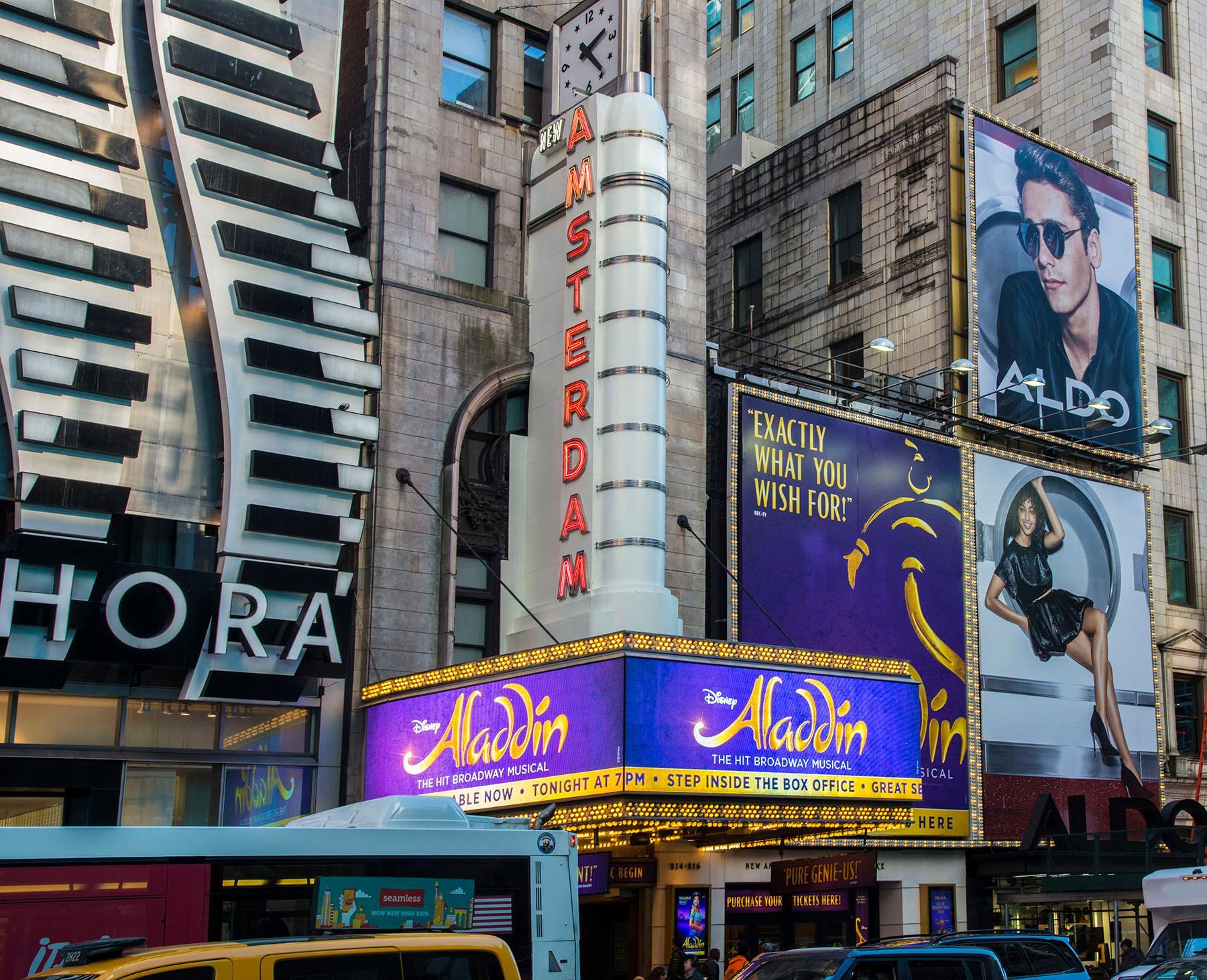 Nơi tham quan gần đây