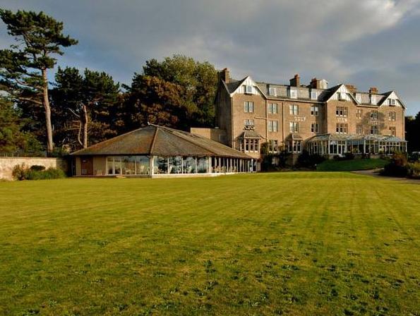 Ngoại cảnh khách sạn