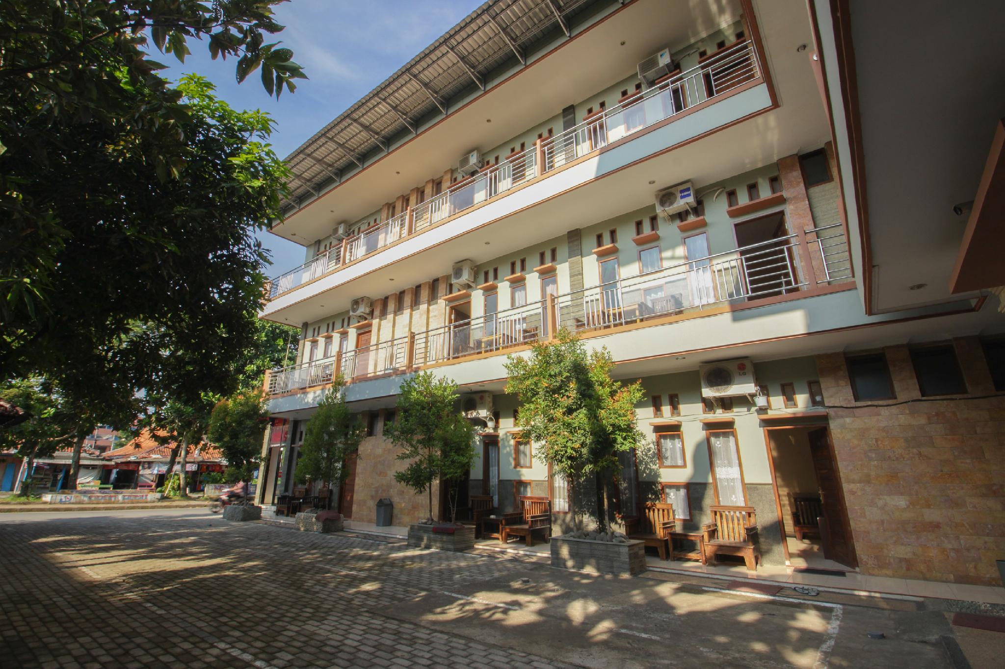 Ngoại cảnh khách sạn