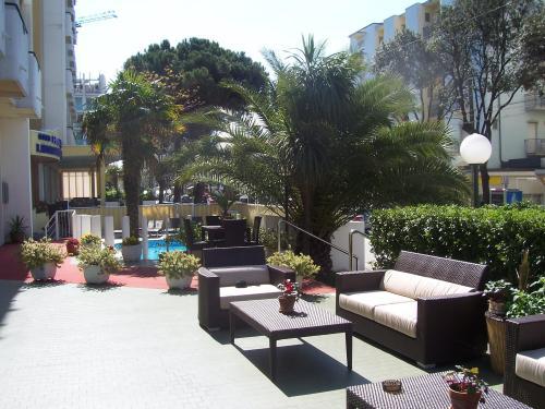 Khu vực xung quanh