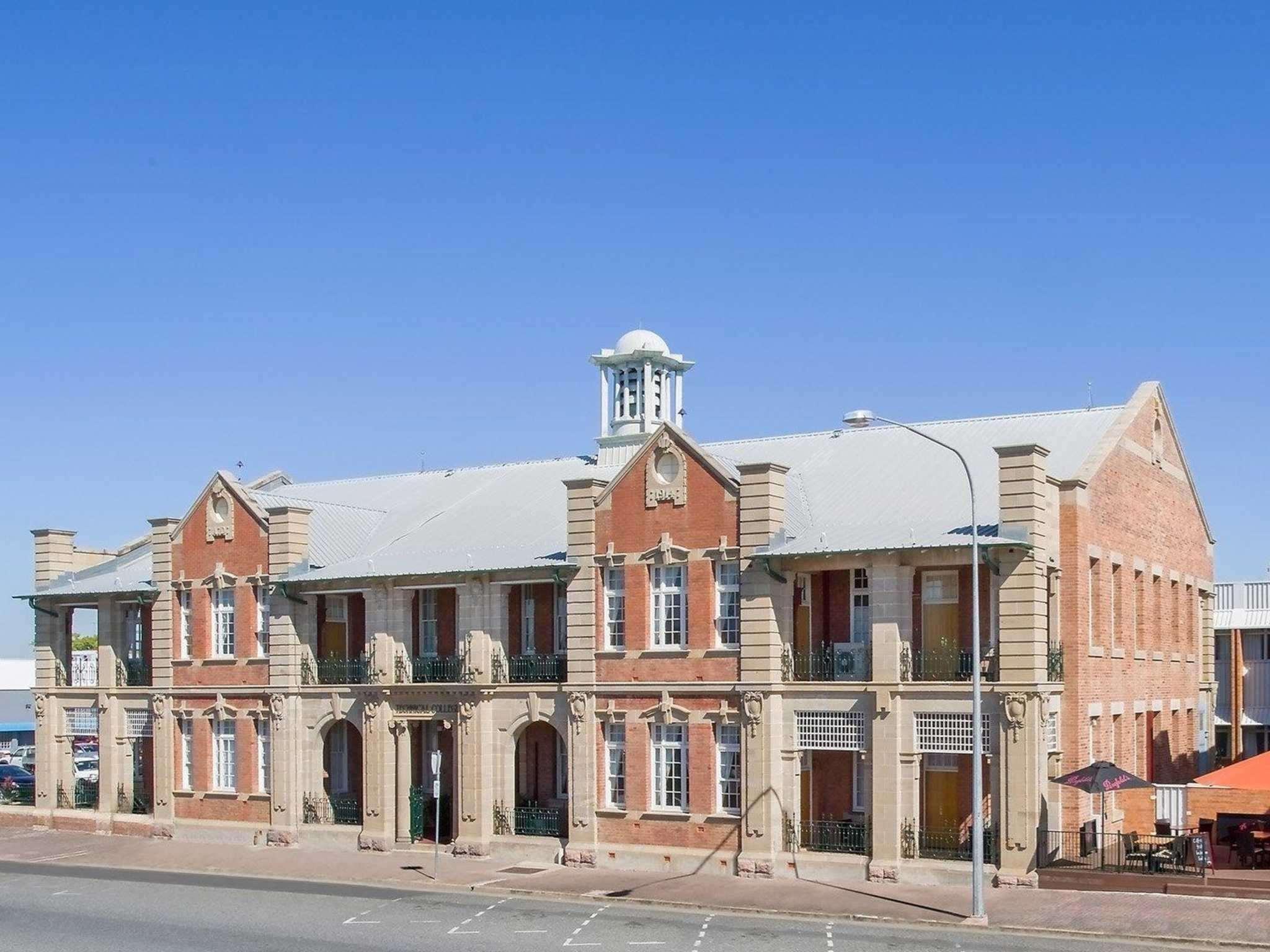 Ngoại cảnh khách sạn