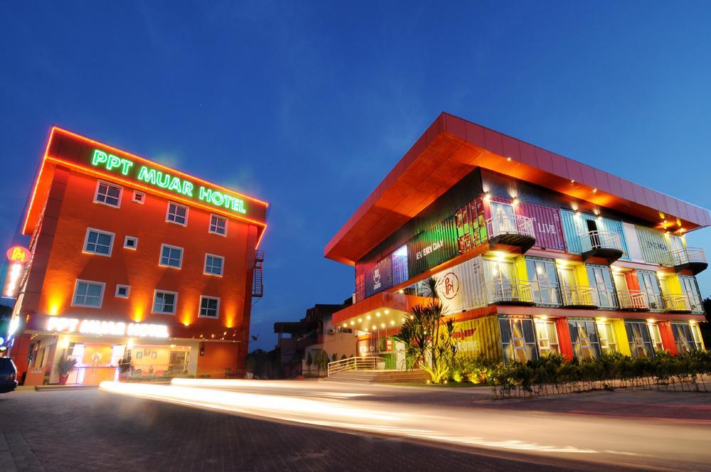 Ngoại cảnh khách sạn