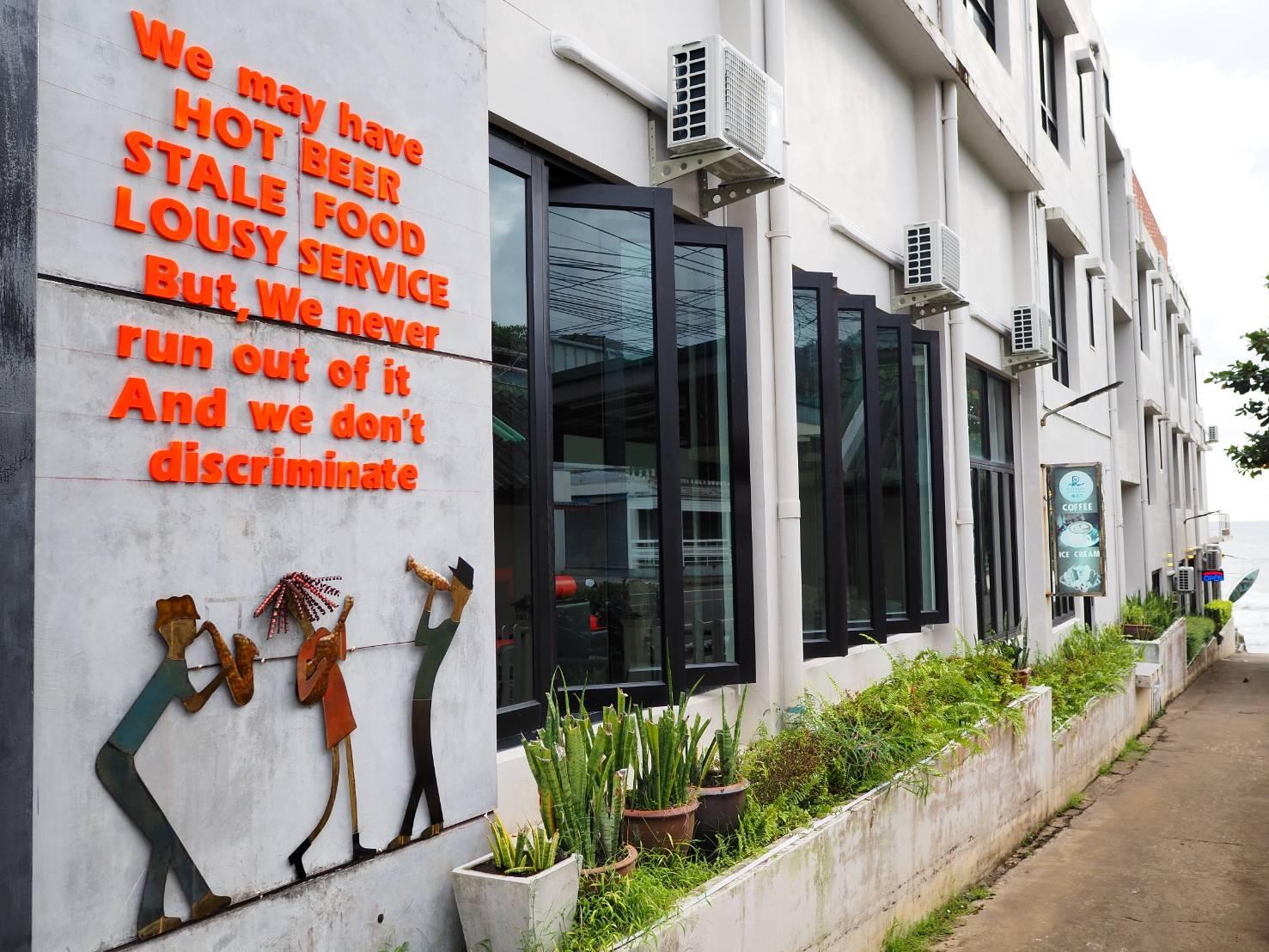 Ngoại cảnh khách sạn