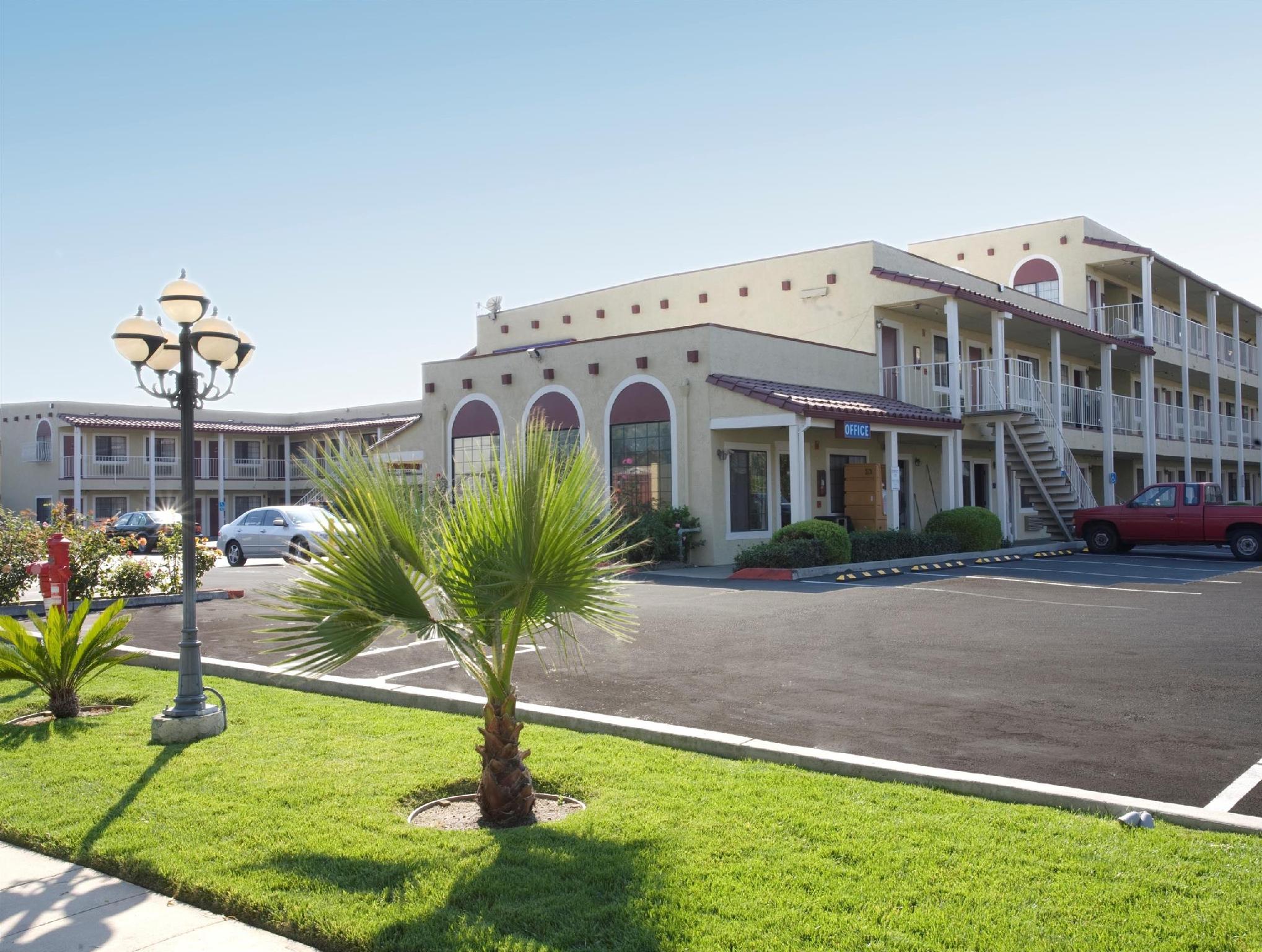 Ngoại cảnh khách sạn