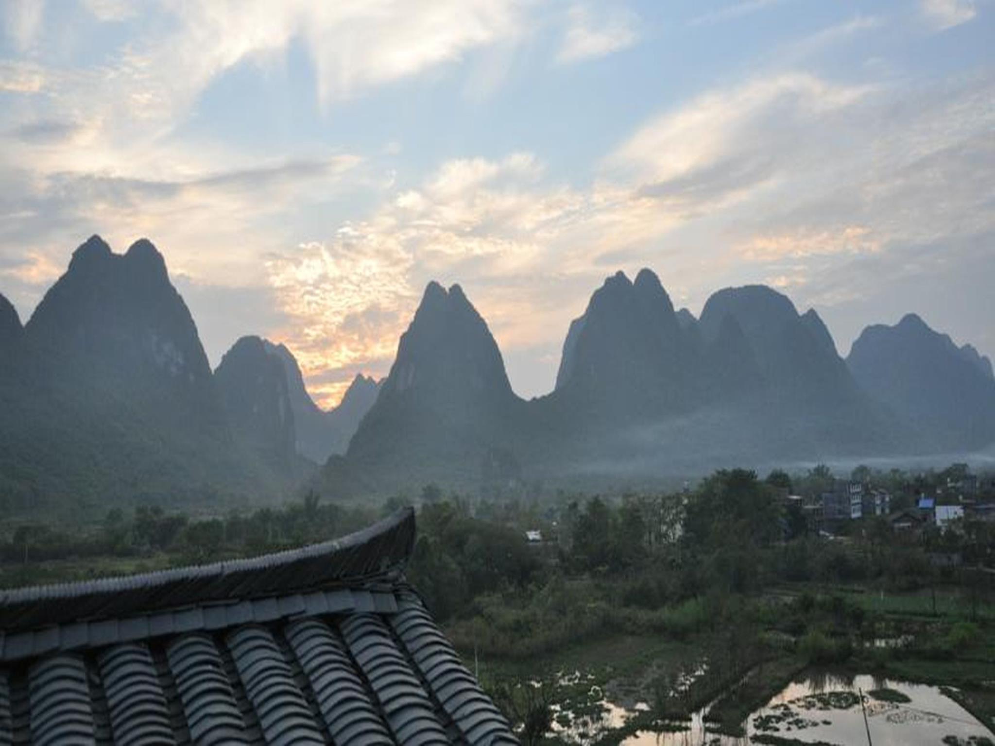 Ngoại cảnh khách sạn