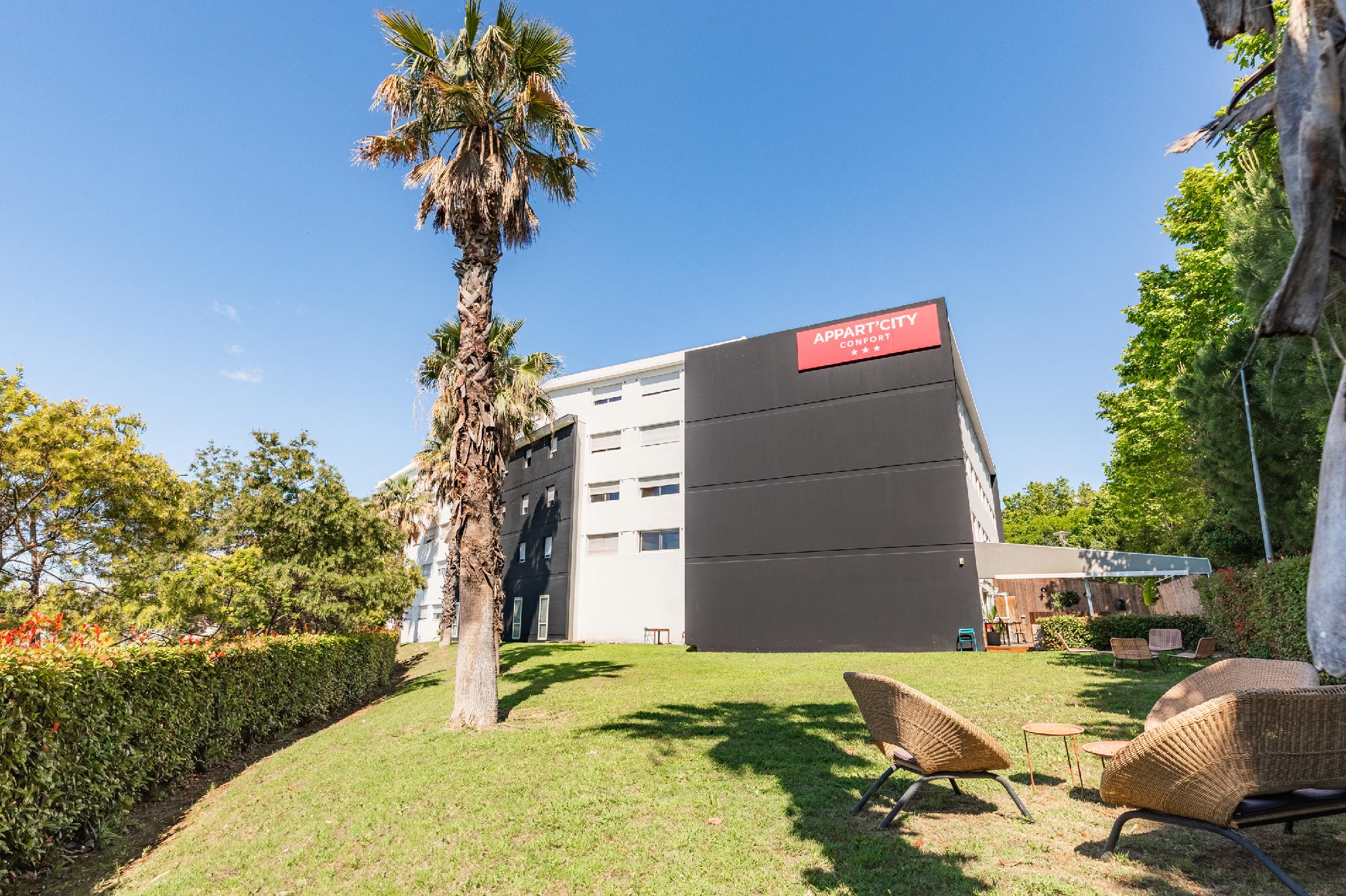 Ngoại cảnh khách sạn