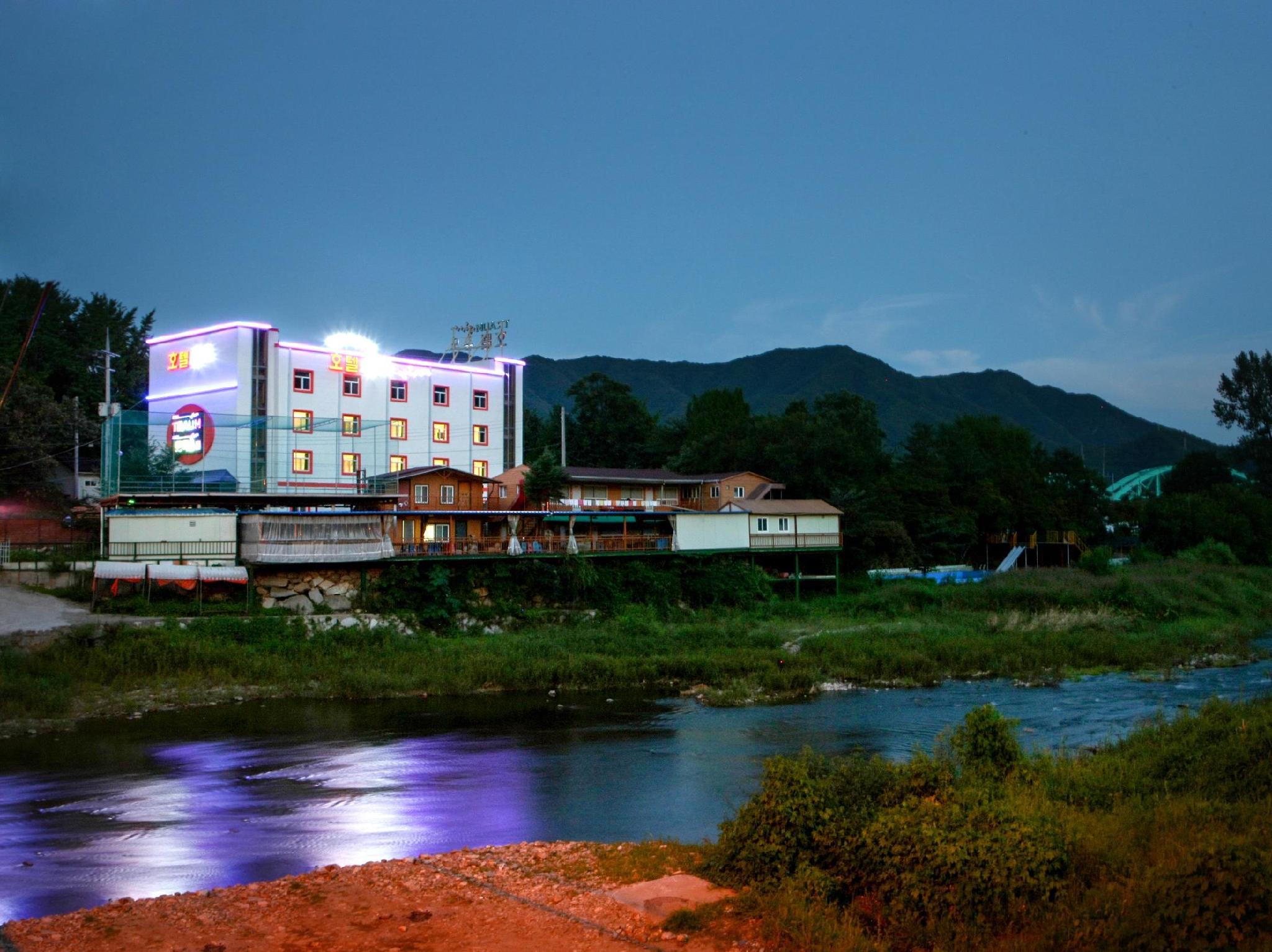 Ngoại cảnh khách sạn