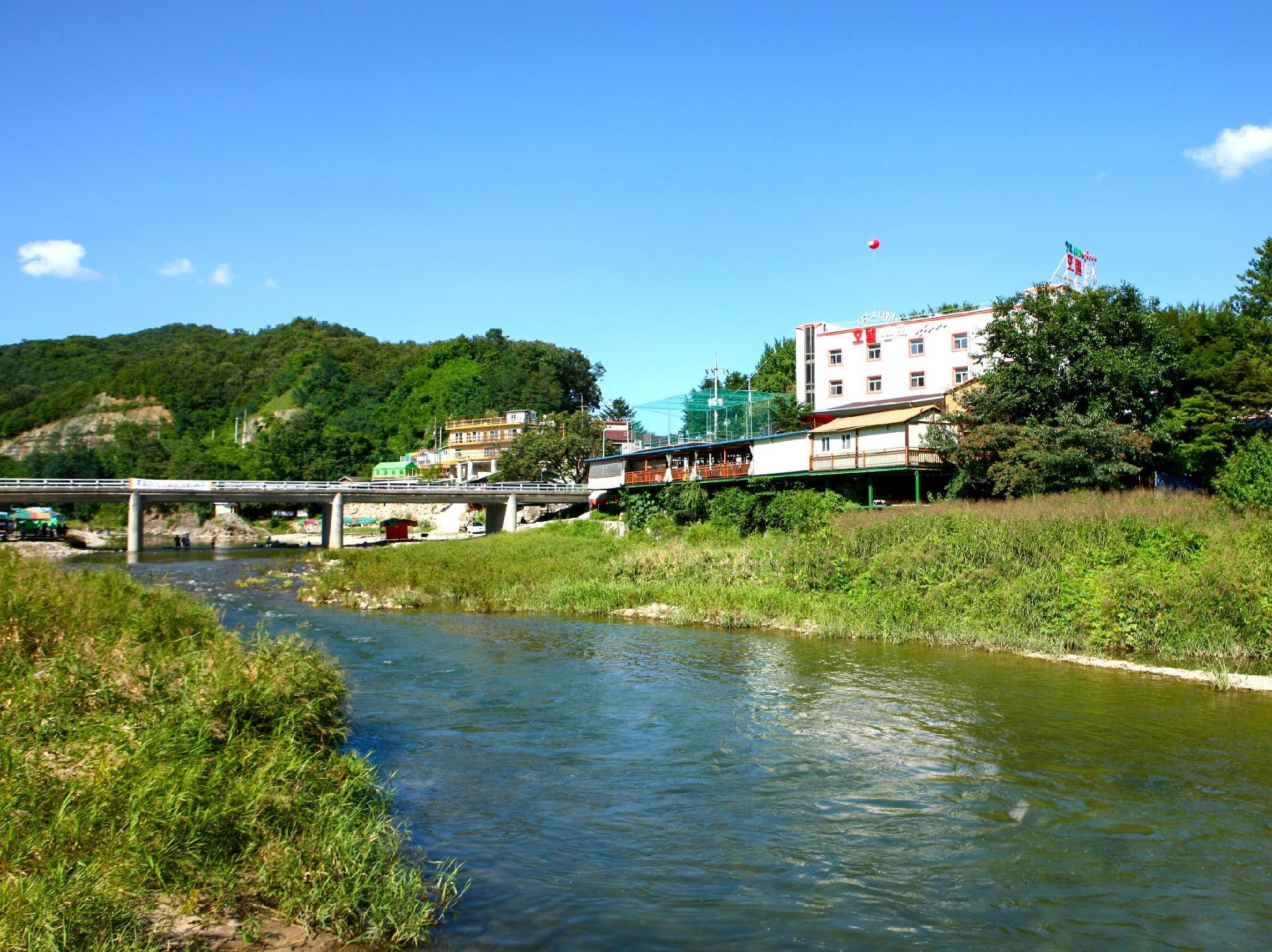 Khu vực xung quanh