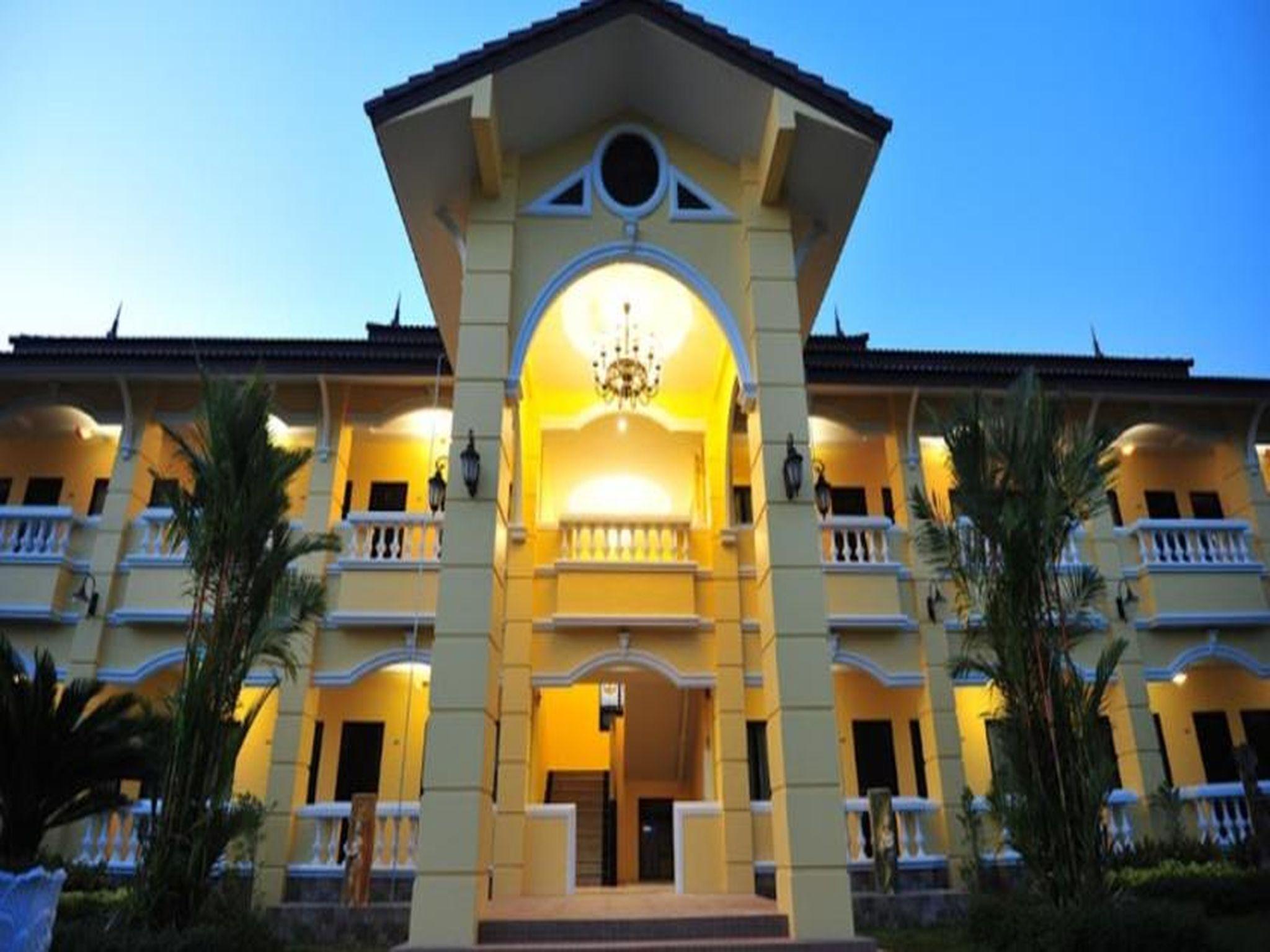 Ngoại cảnh khách sạn